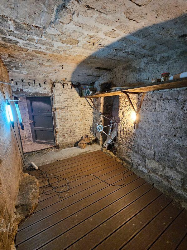Cave / local (9m2) - Paris 9ème