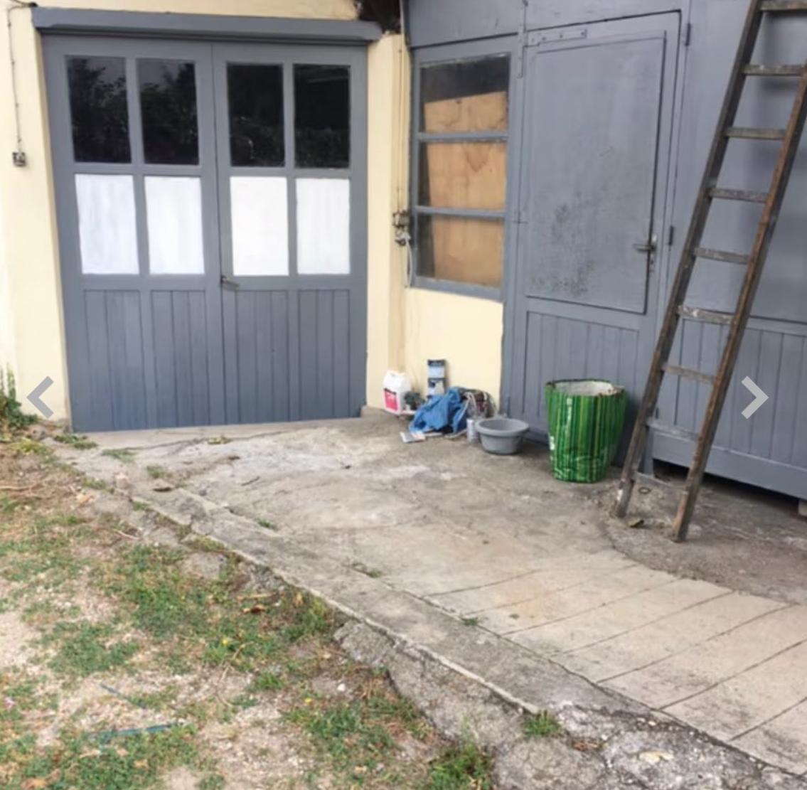 Entrepôt de stockage sécurisé avec gardien