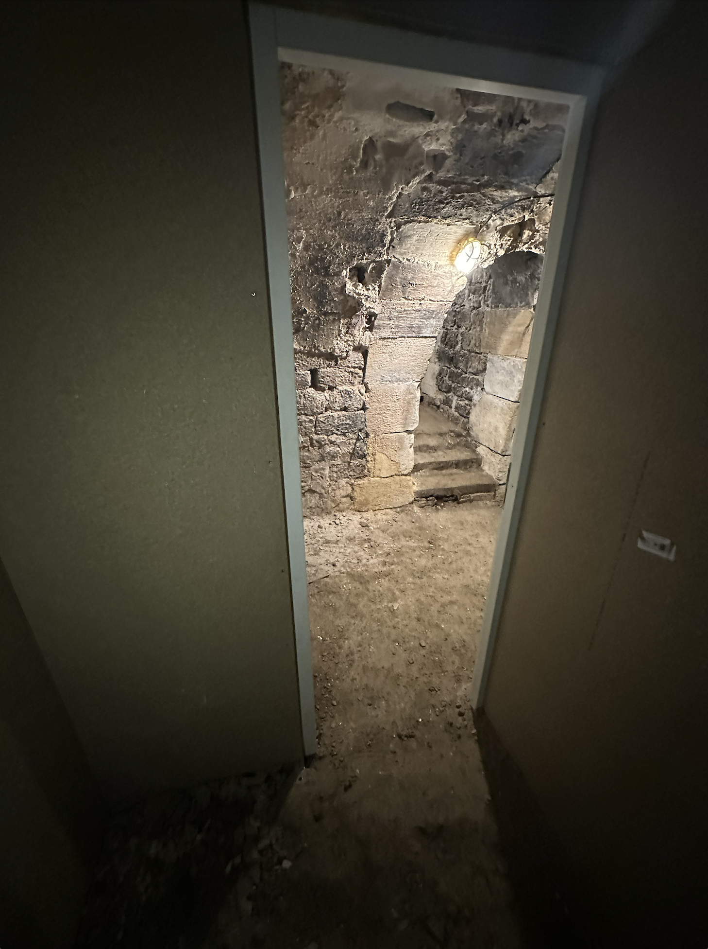 Cave de 3,3m2 en plein centre de Paris