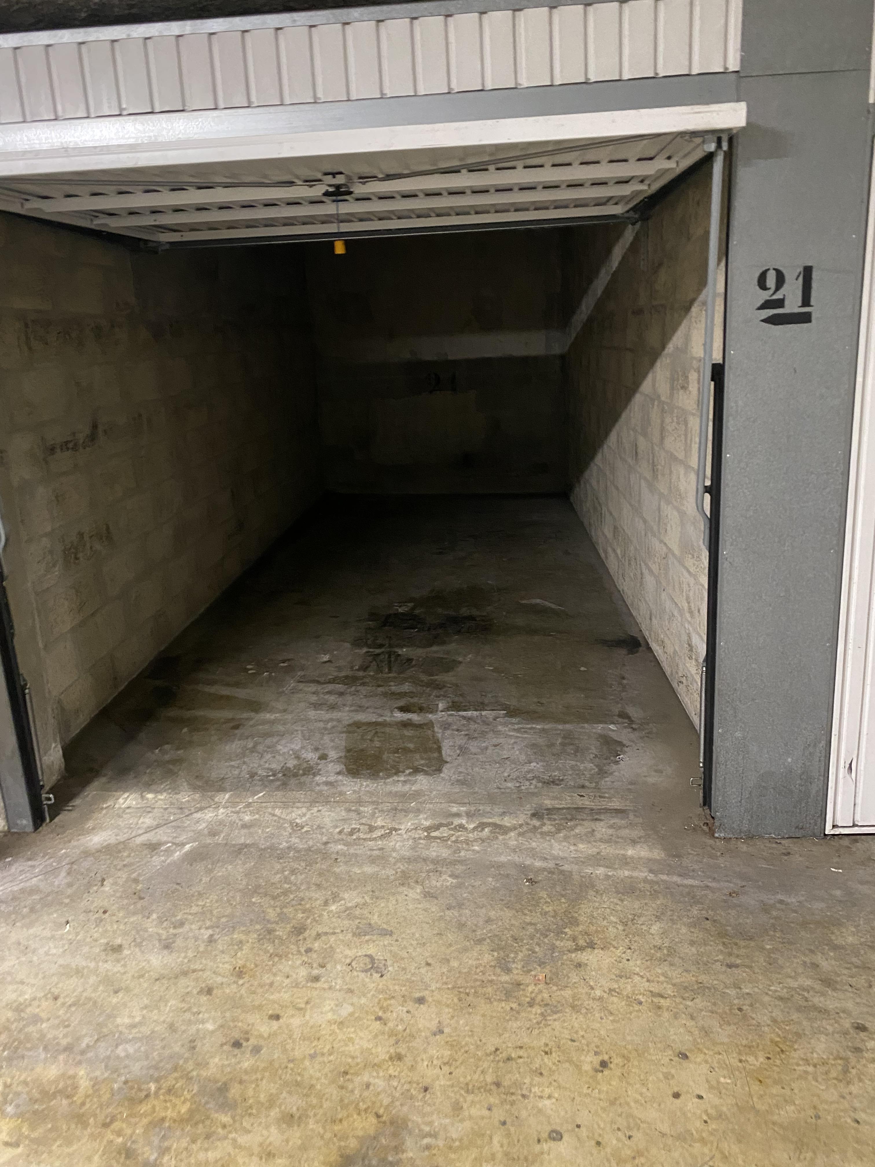 Garage/ box 12m² à Domont