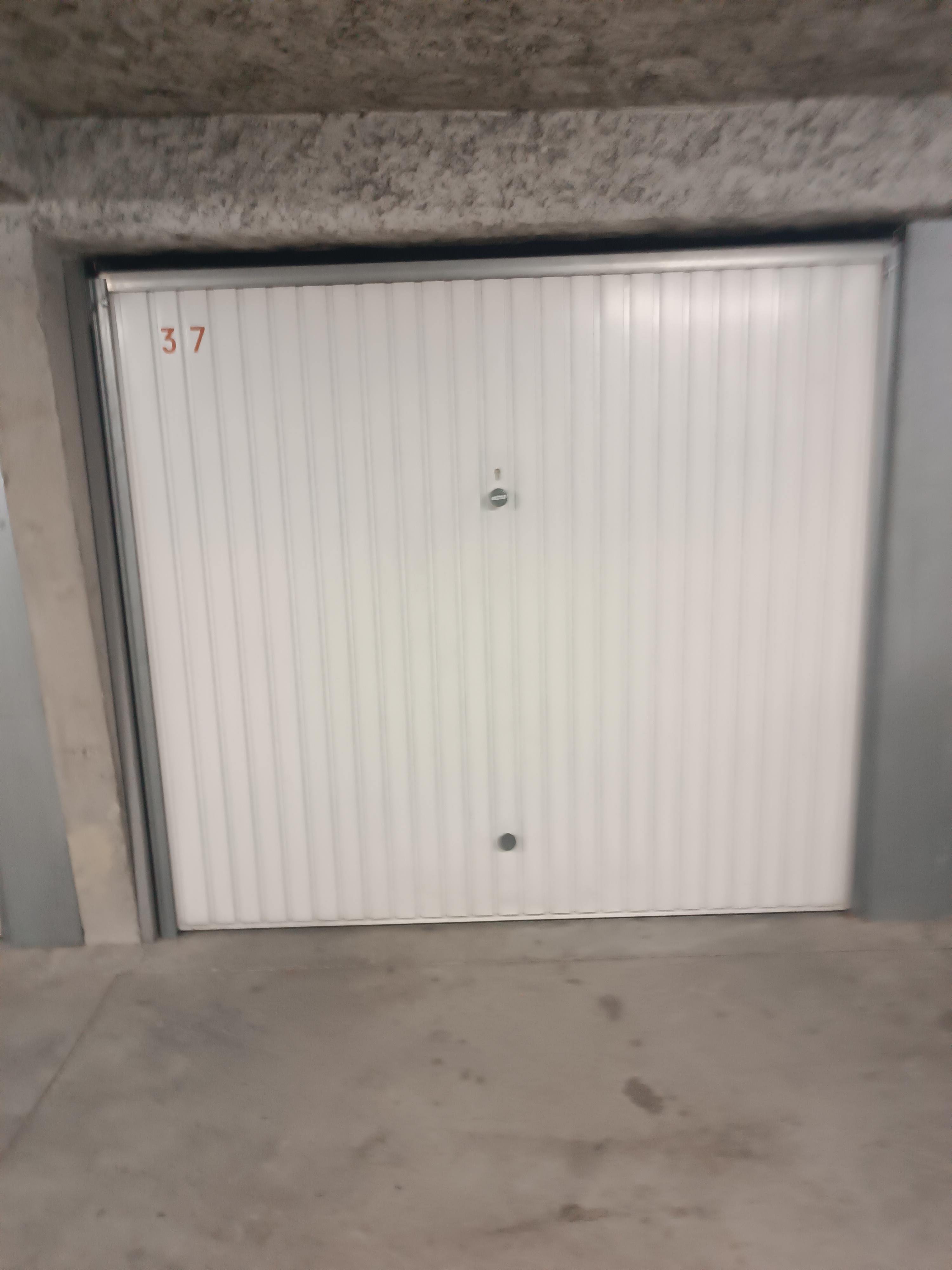 INTRA - Garage/ box 12m² - Toulouse