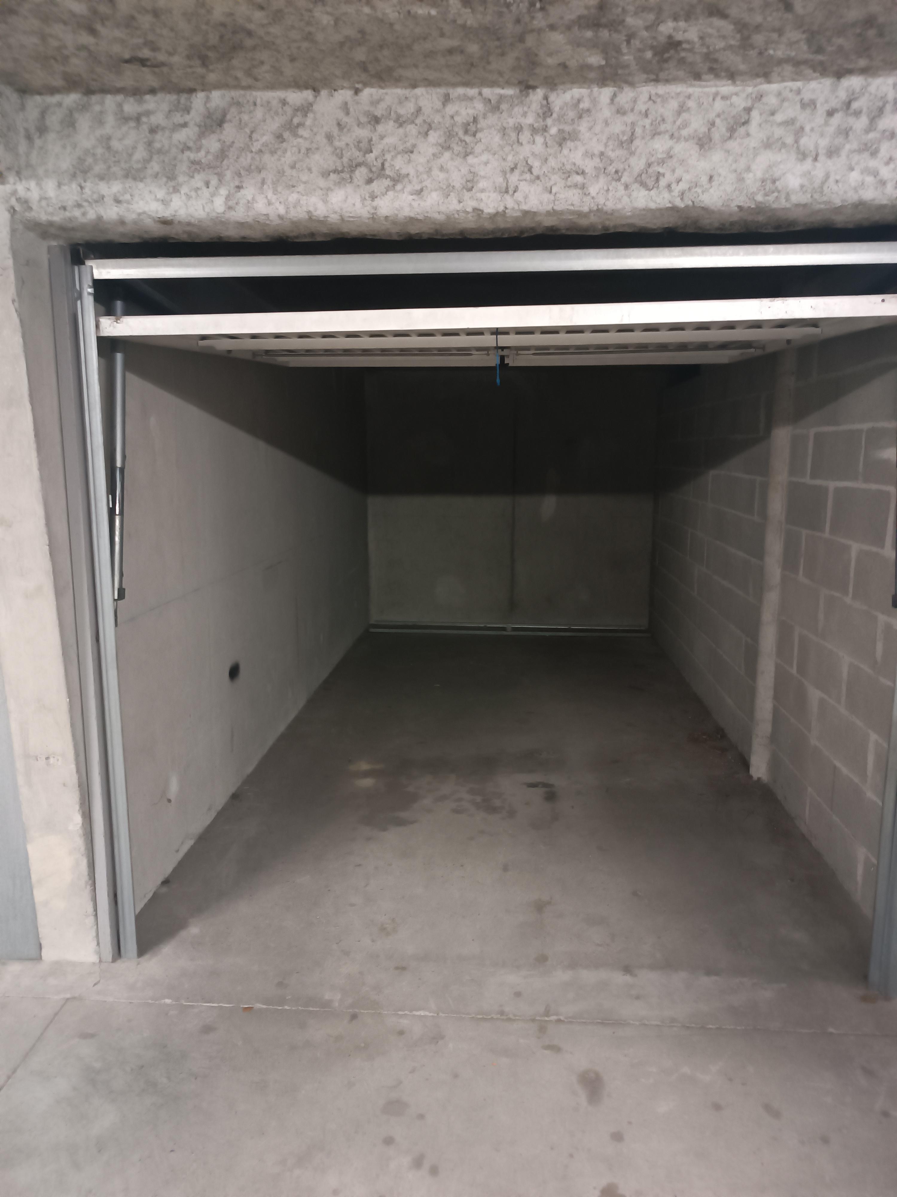 INTRA - Garage/ box 12m² - Toulouse