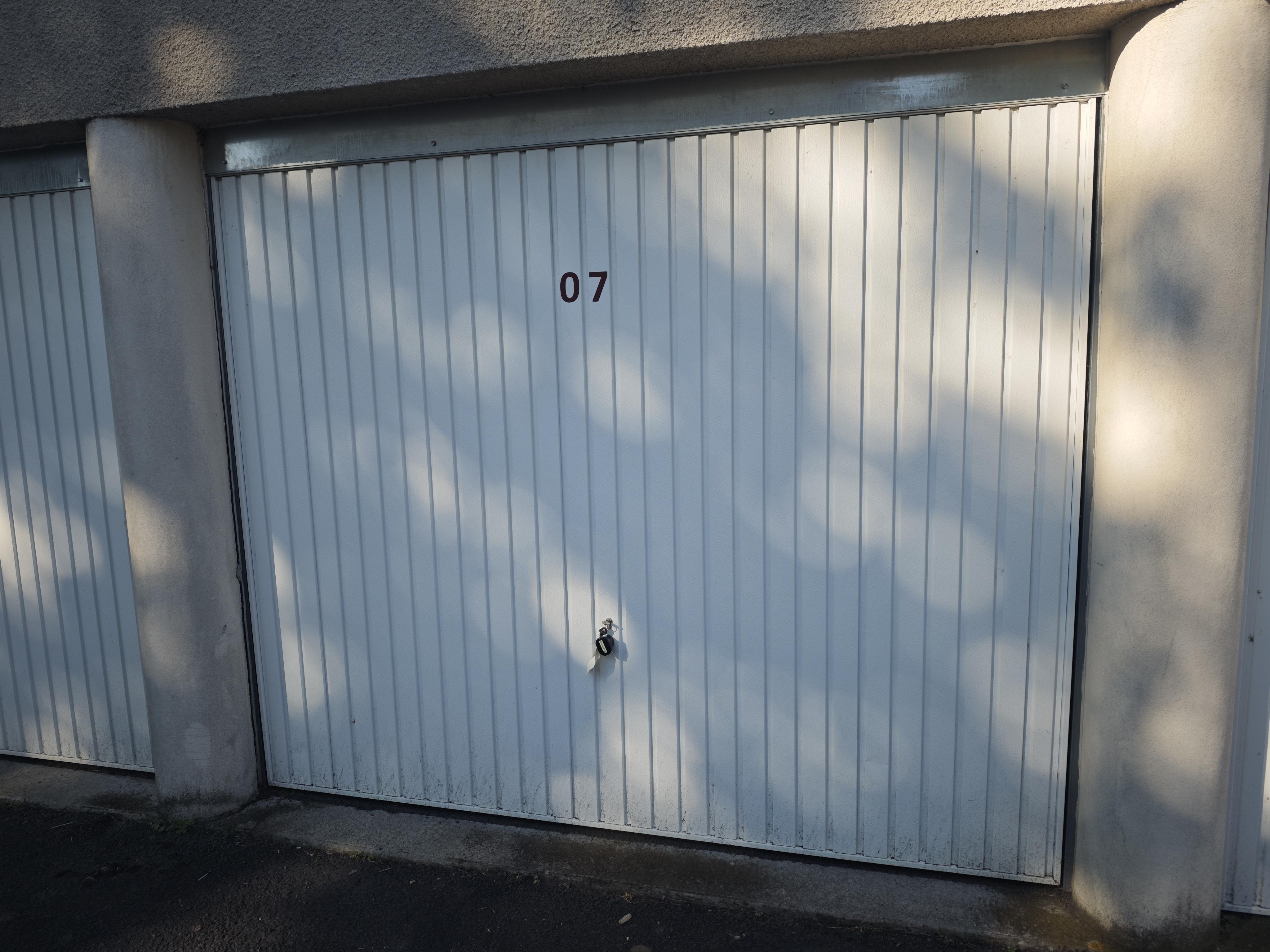 Garage/ Box 15m² - Le Cendre