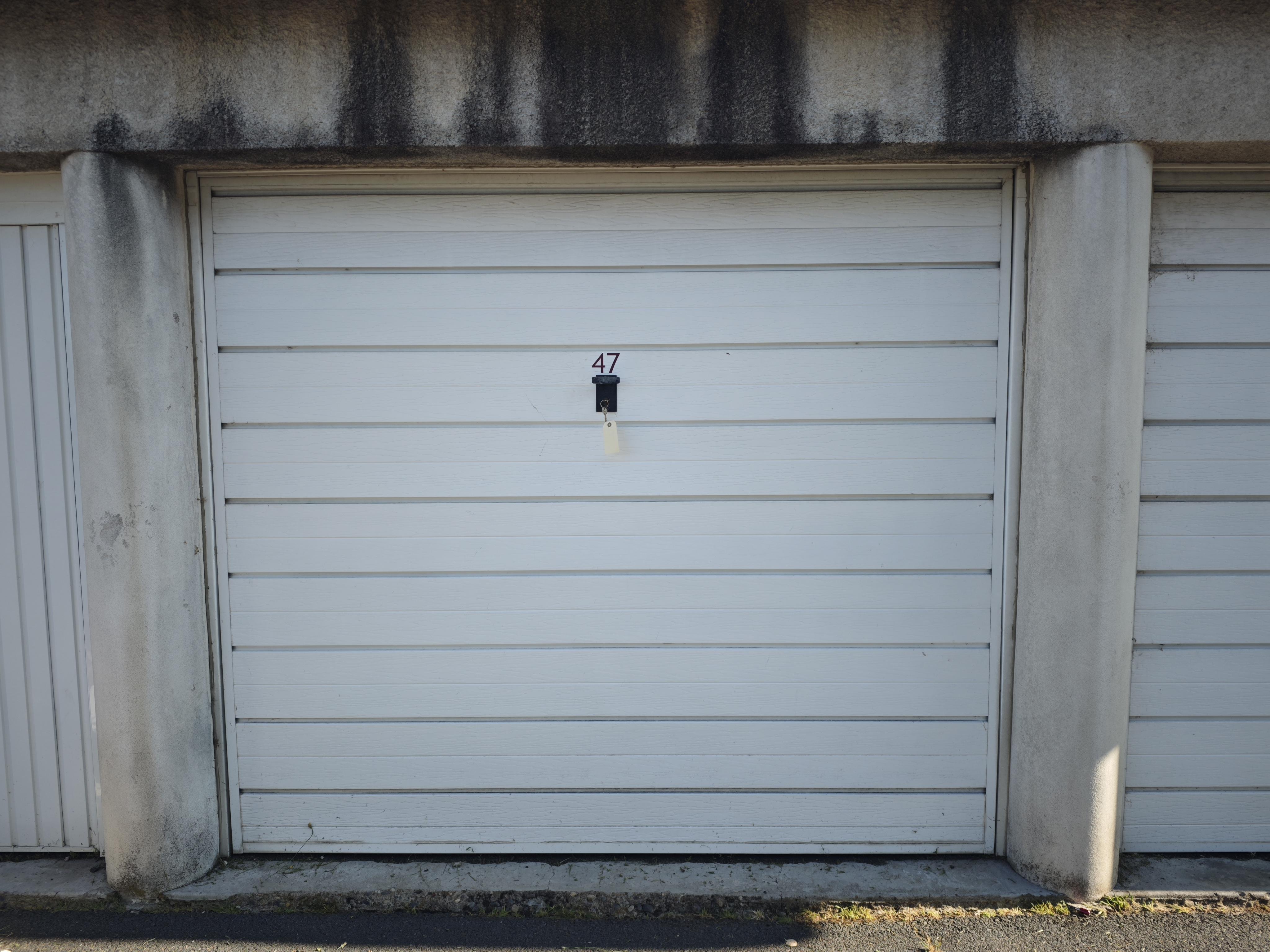 Garage/ Box 15m² - Le Cendre