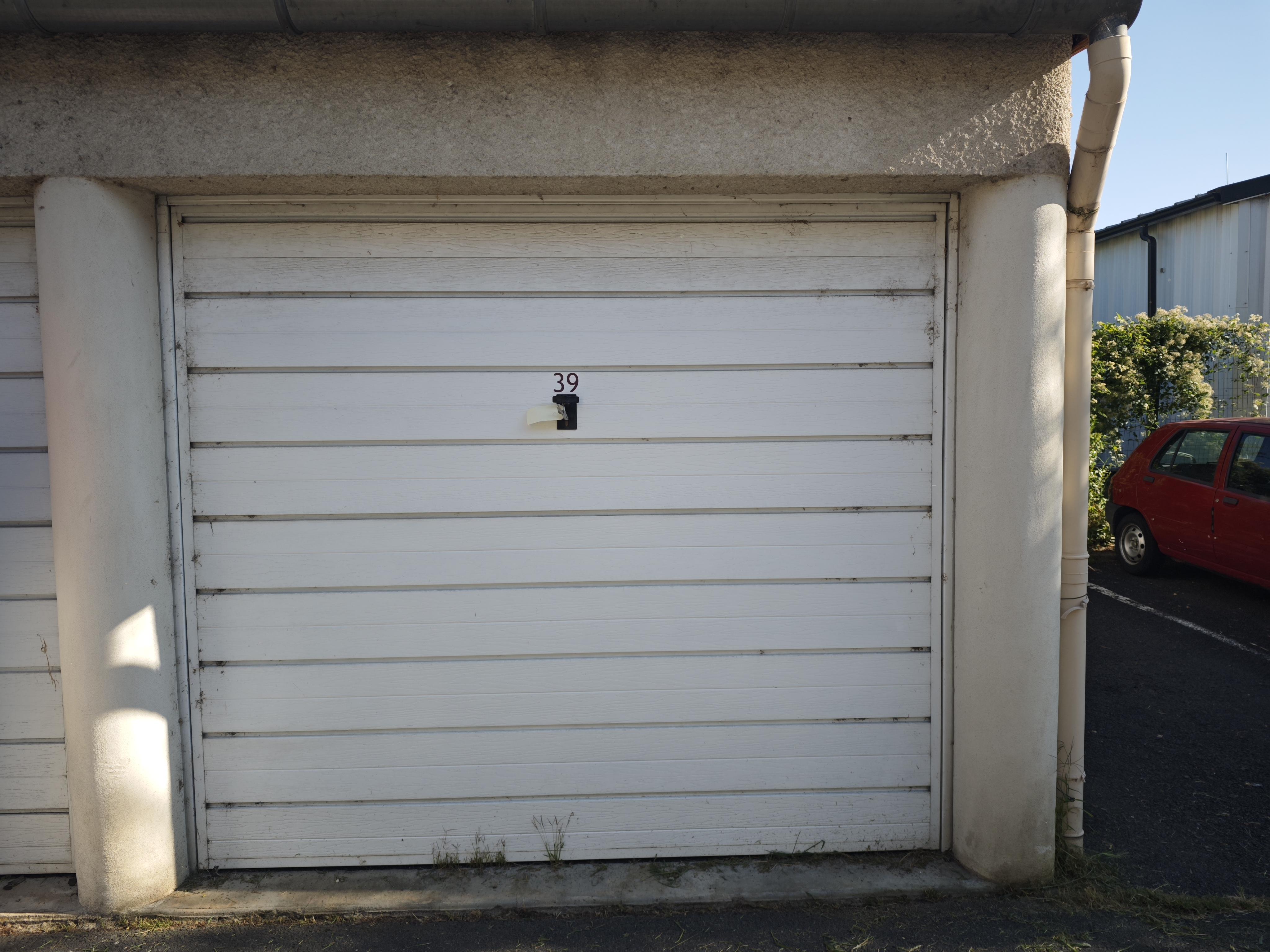 Garage/ Box 15m² - Le Cendre