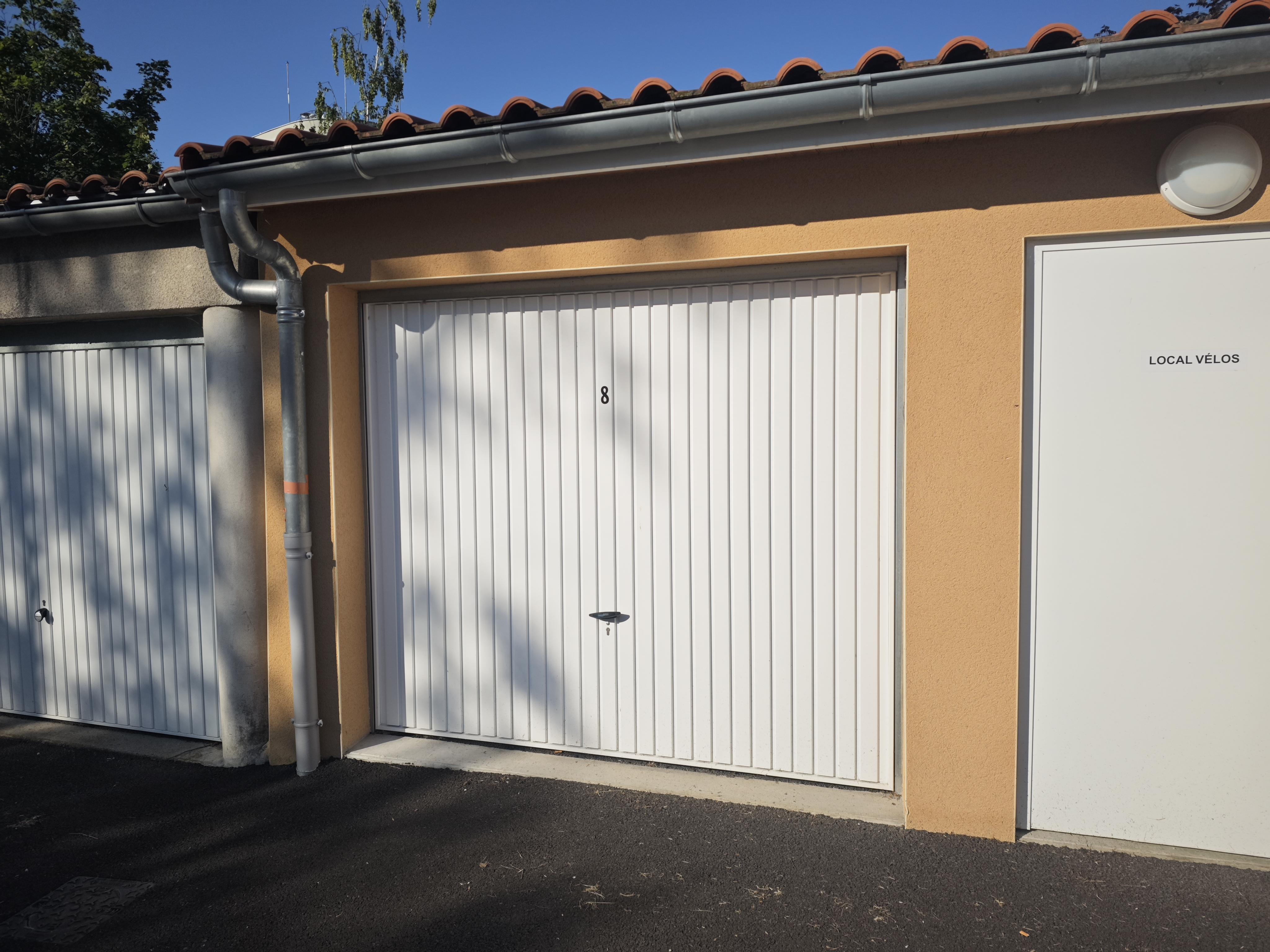Garage/ Box 15m² - Le Cendre