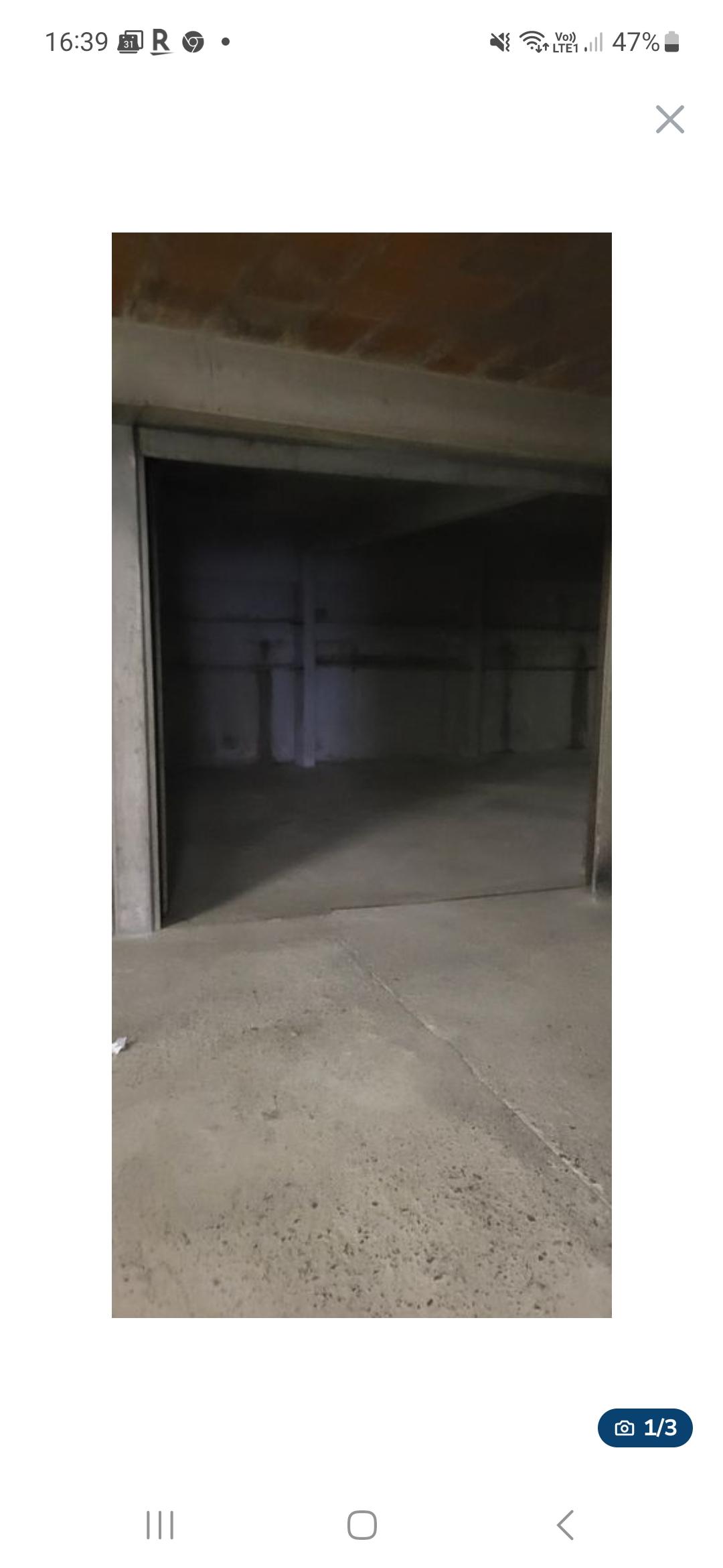 Grand garage en sous sol