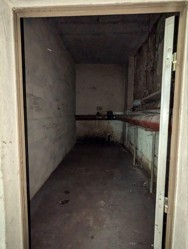 Local / box / cave 17m² (100m³) à