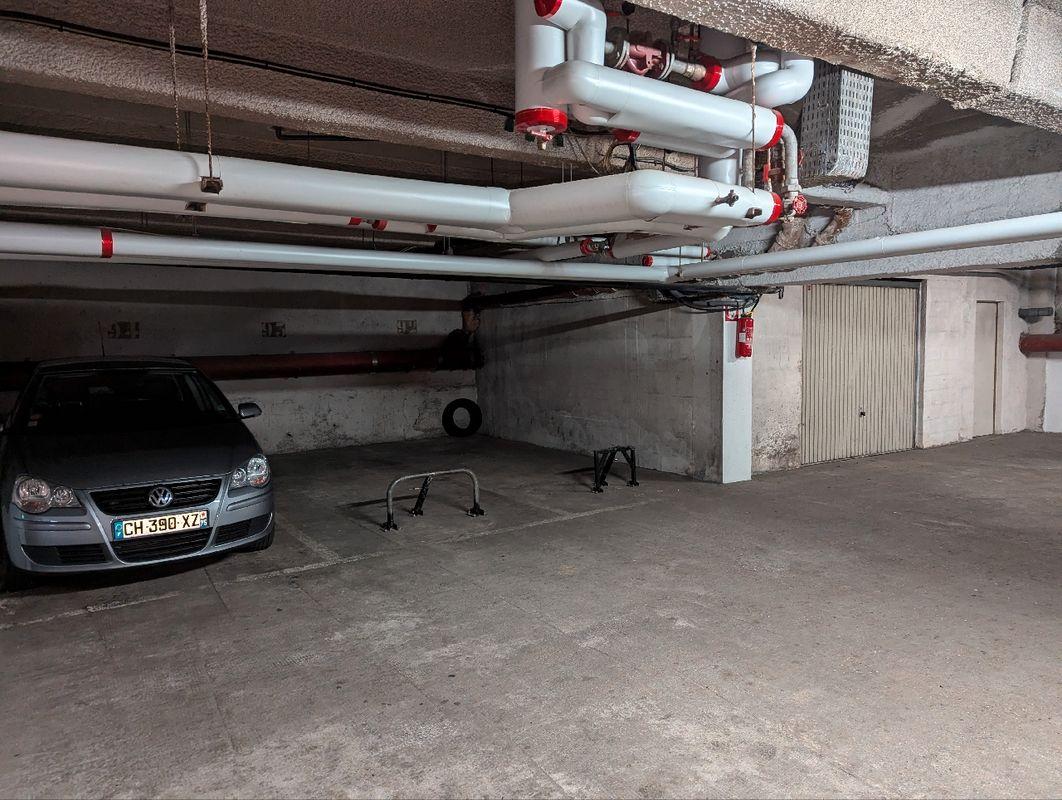 Local / box / cave 17m² (100m³) à