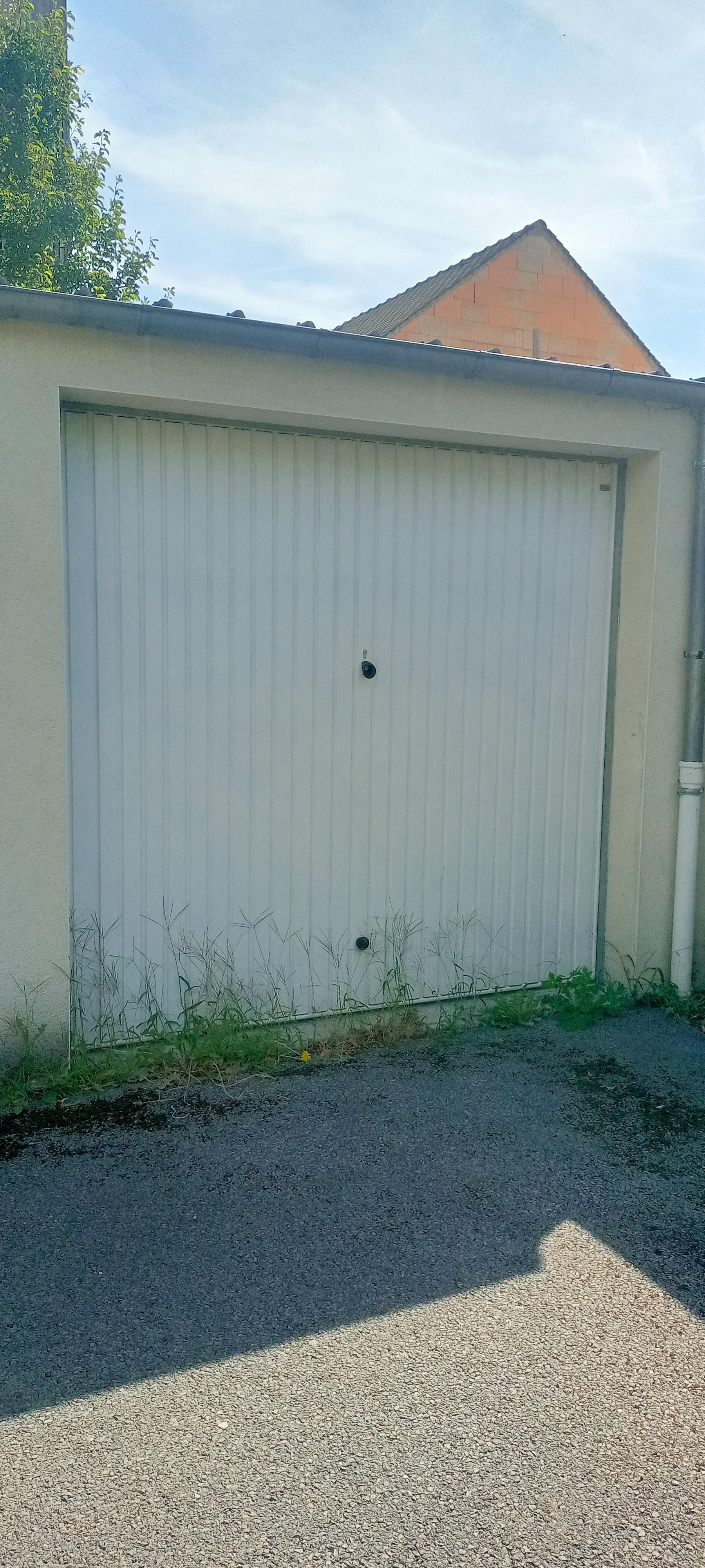Garage/box de 18m² à louer