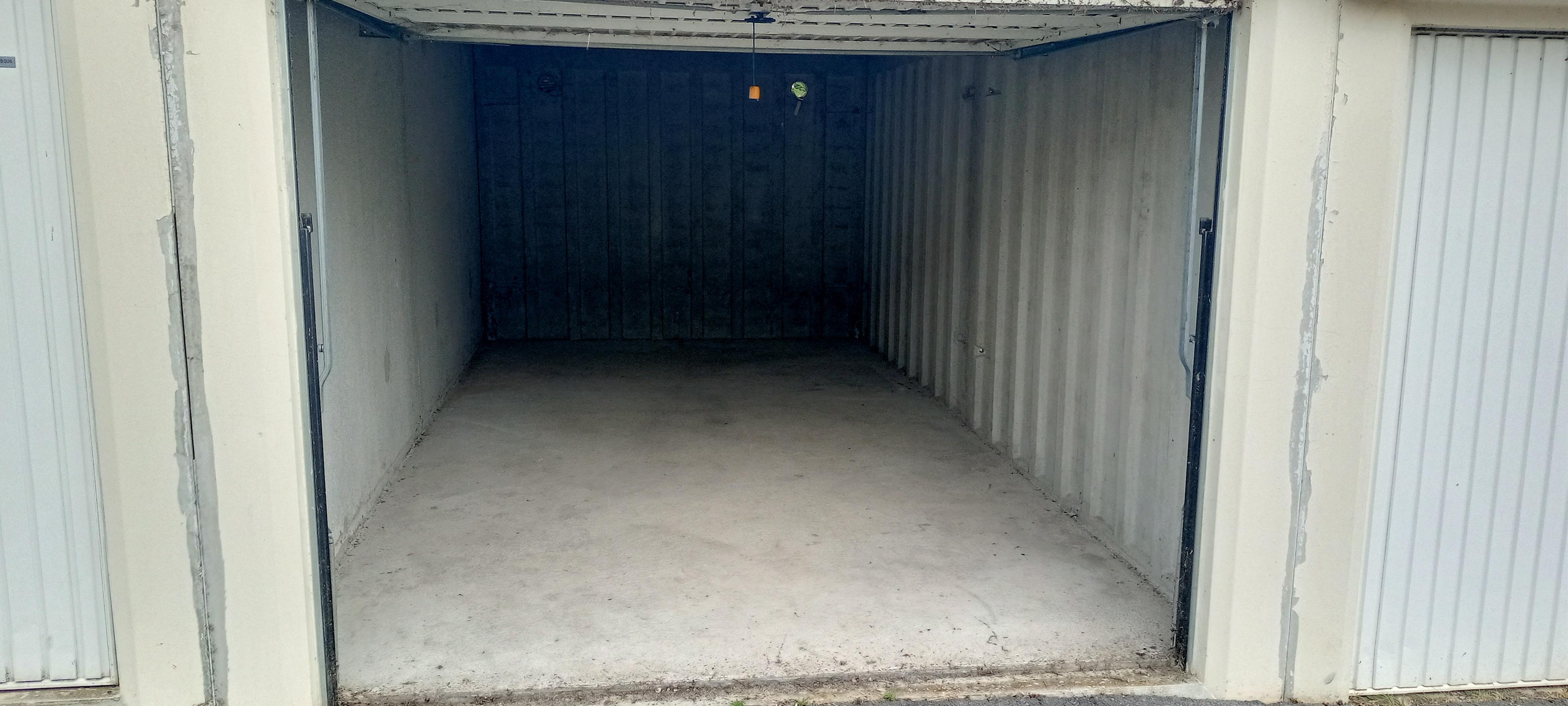 Garage/box de stockage 18m2 à Braine