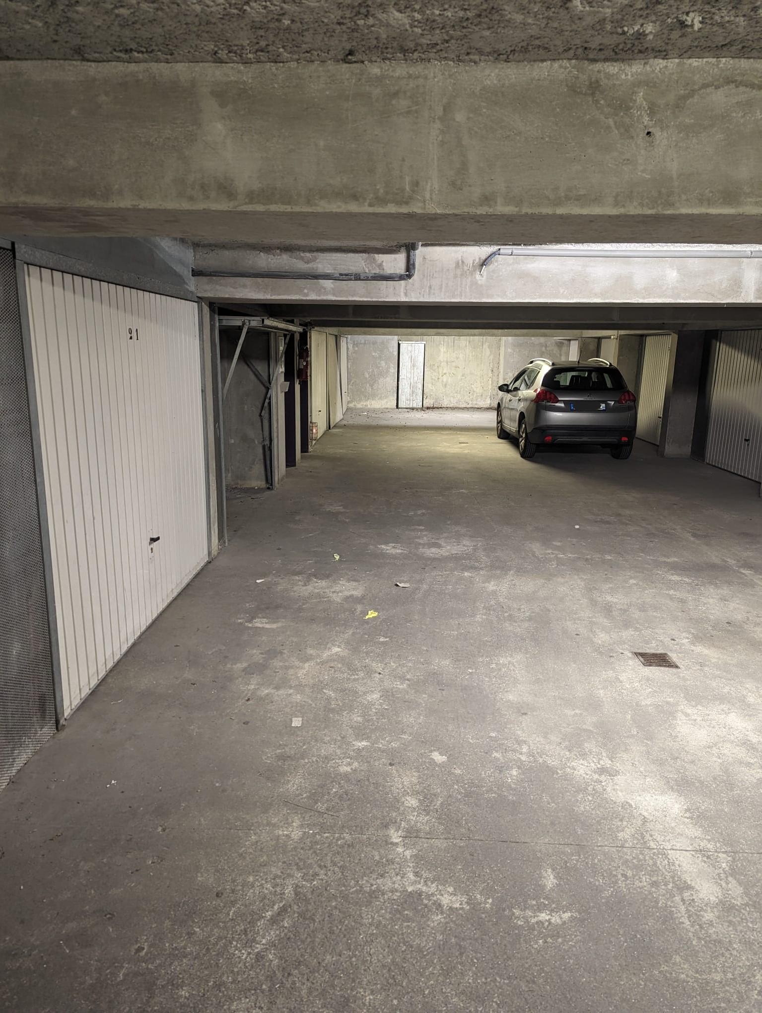 Garage fermé - Nantes