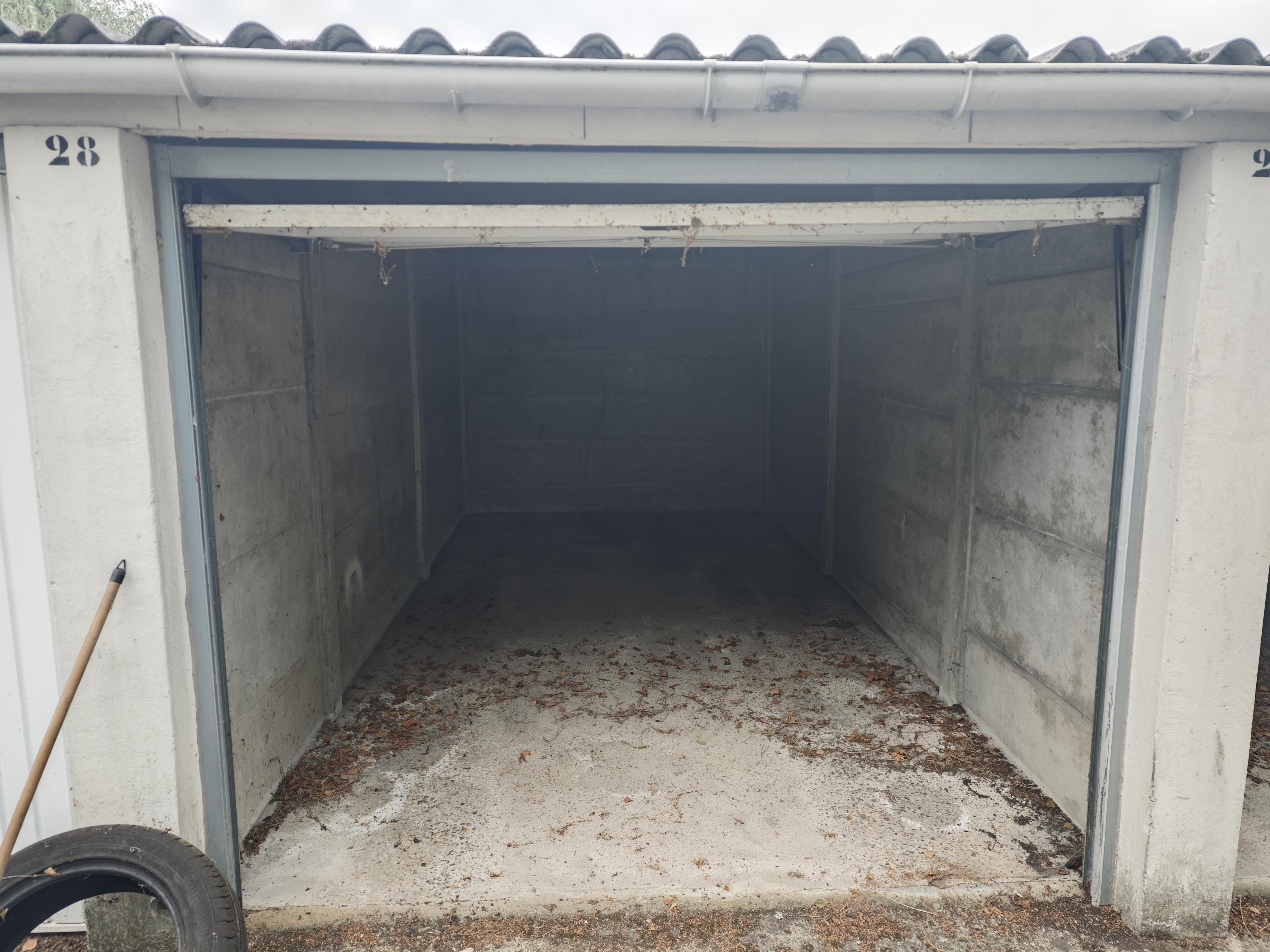 Garage/box de stockage de 12m² à Henin Beaumont