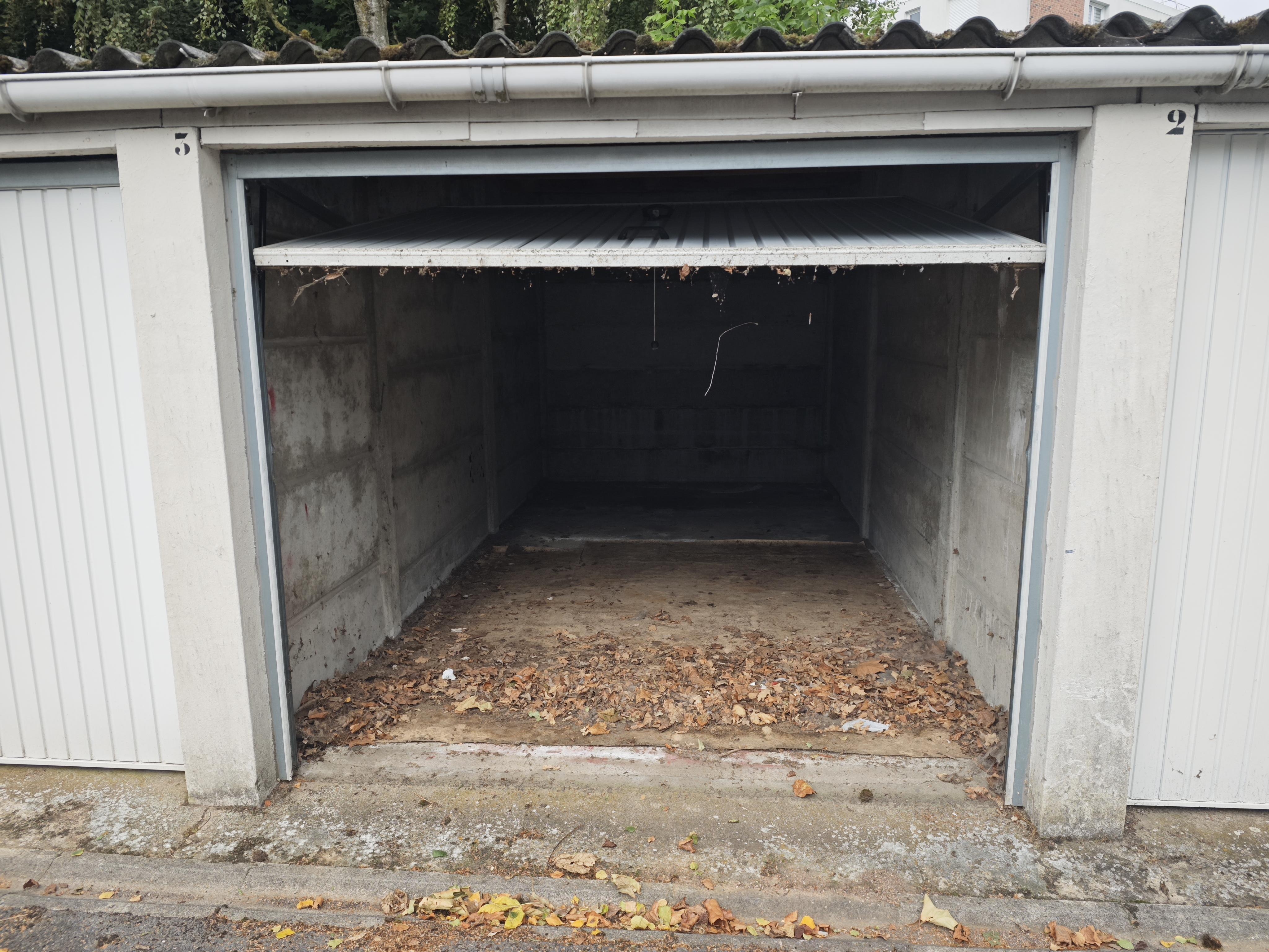 Garage/box de stockage de 12m² à Henin Beaumont