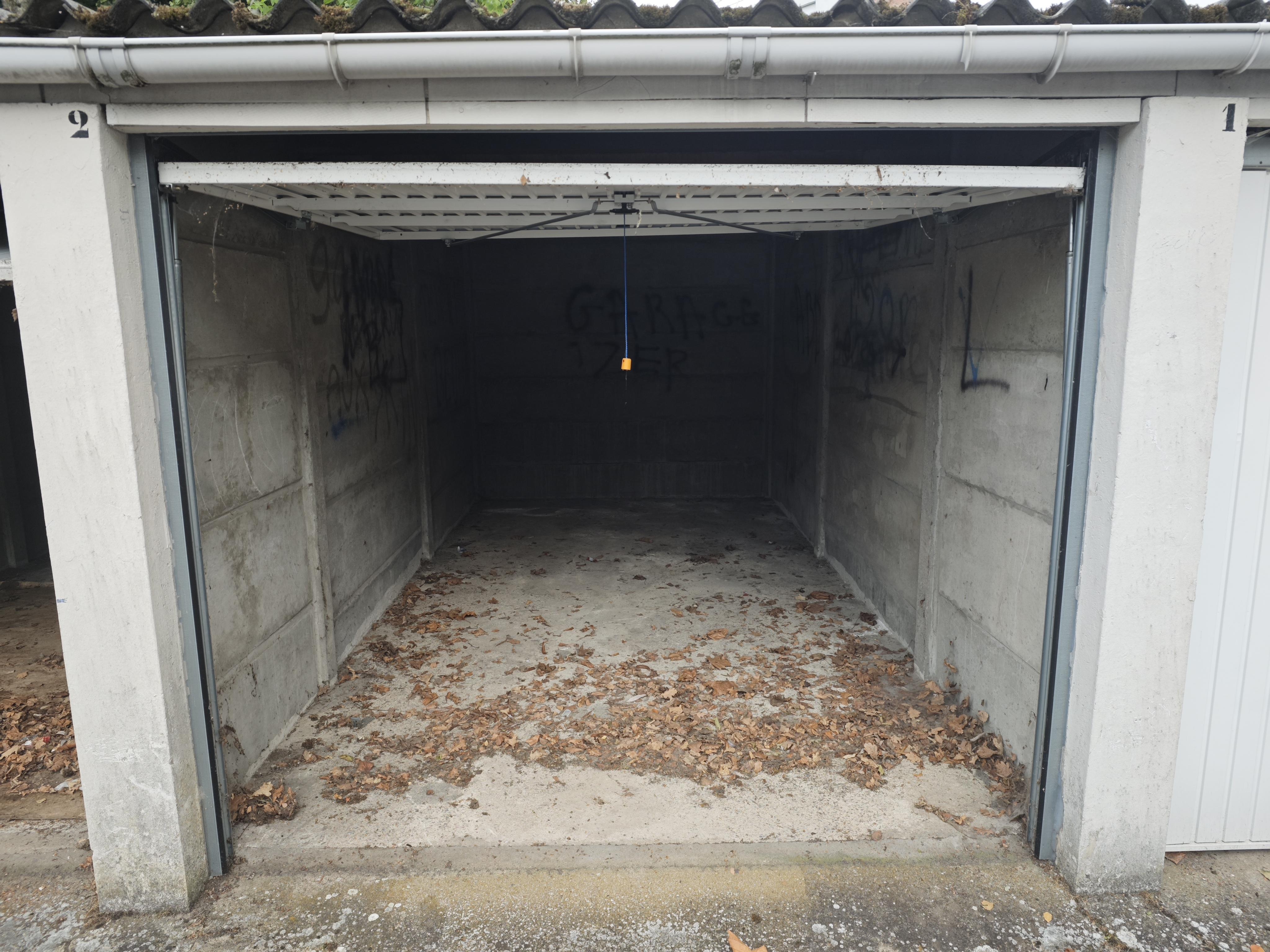 Garage/box de stockage de 12m² à Henin Beaumont