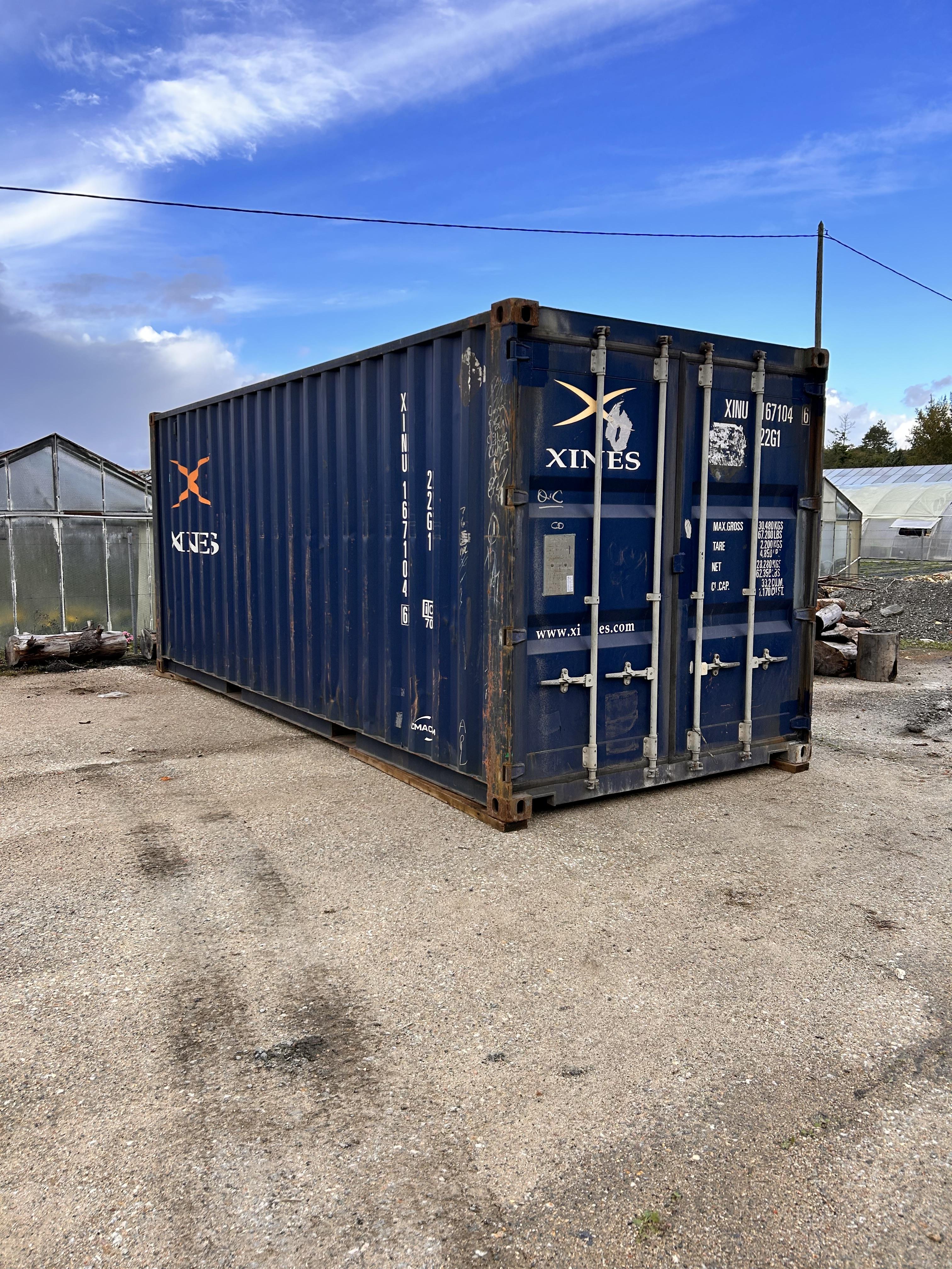 Conteneur maritime cloturé de 14m2