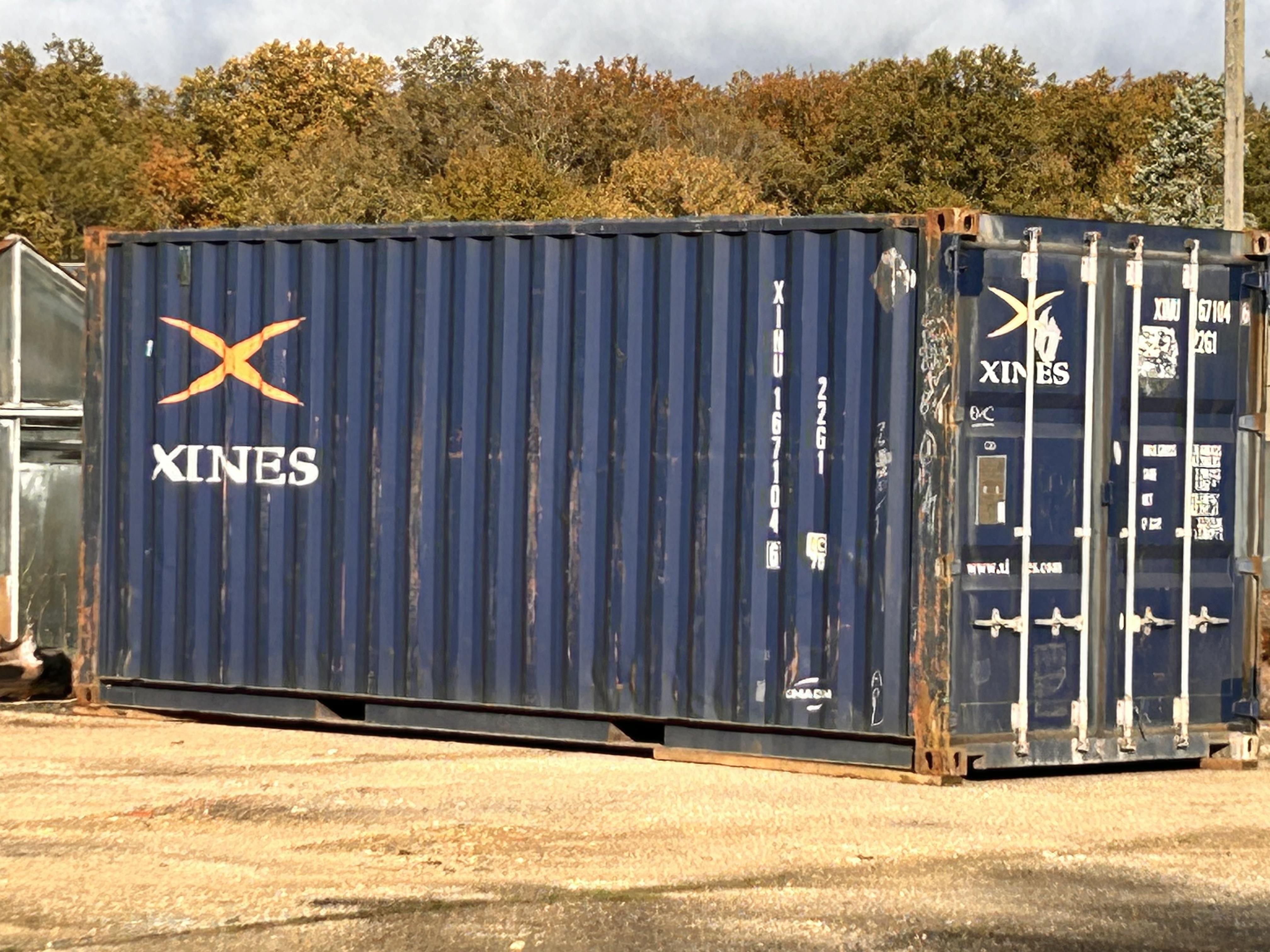 Conteneur maritime cloturé de 14m2