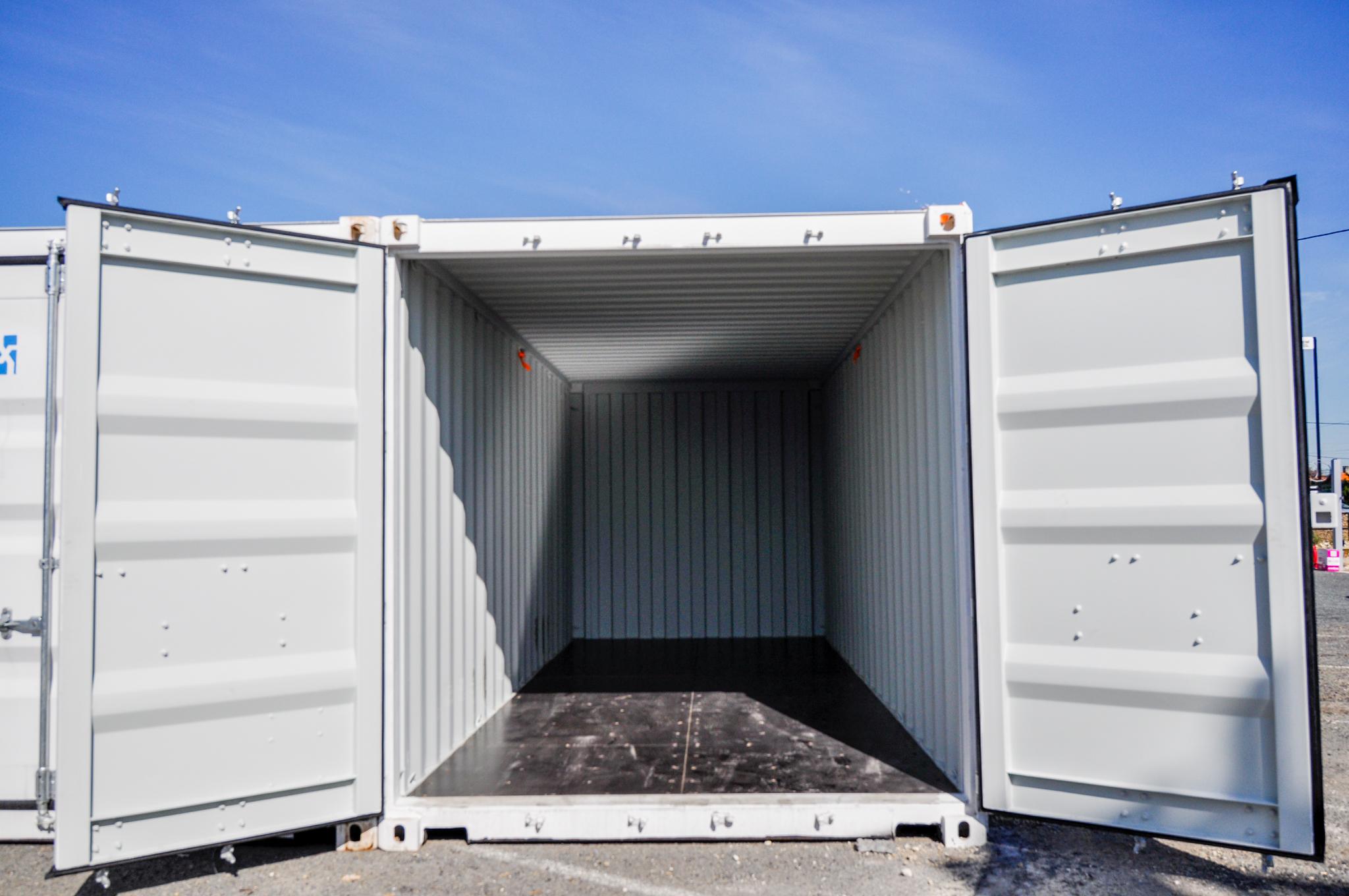 Box 14m², sécurisé, accessible 24/7