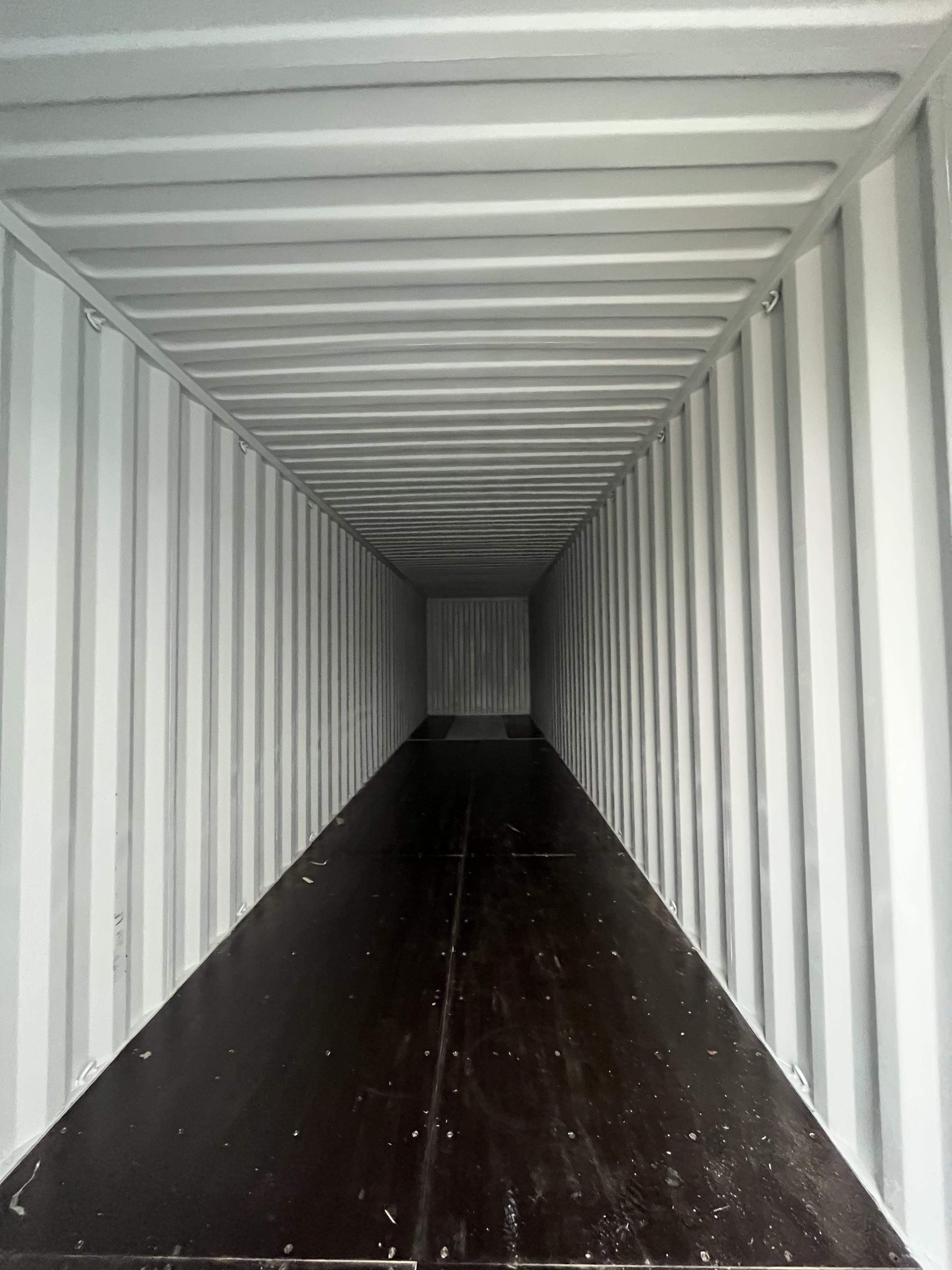 Box 28m², sécurisé, accessible 24/7