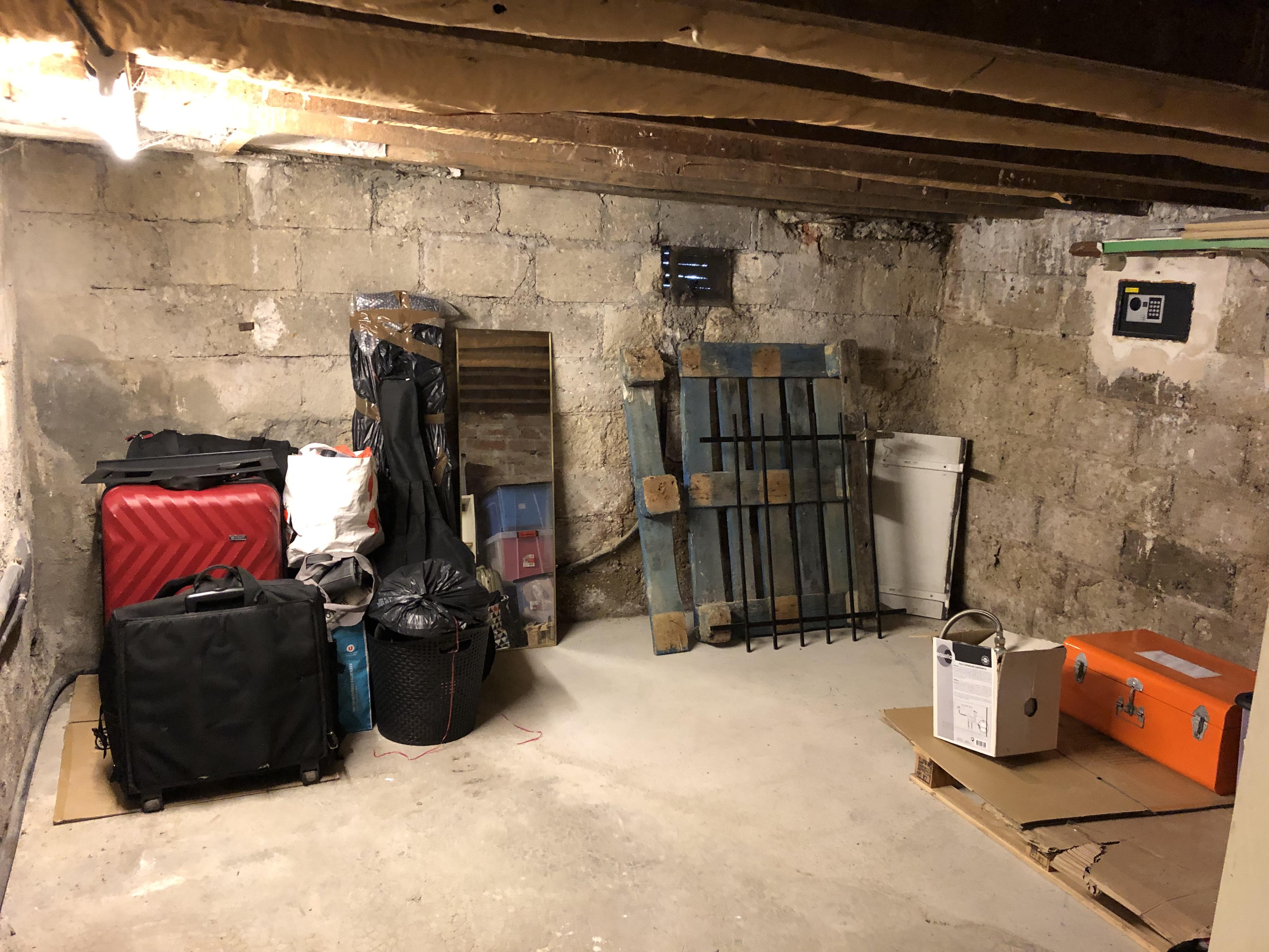 Cave de 14 m2 sans escalier à Bagnolet