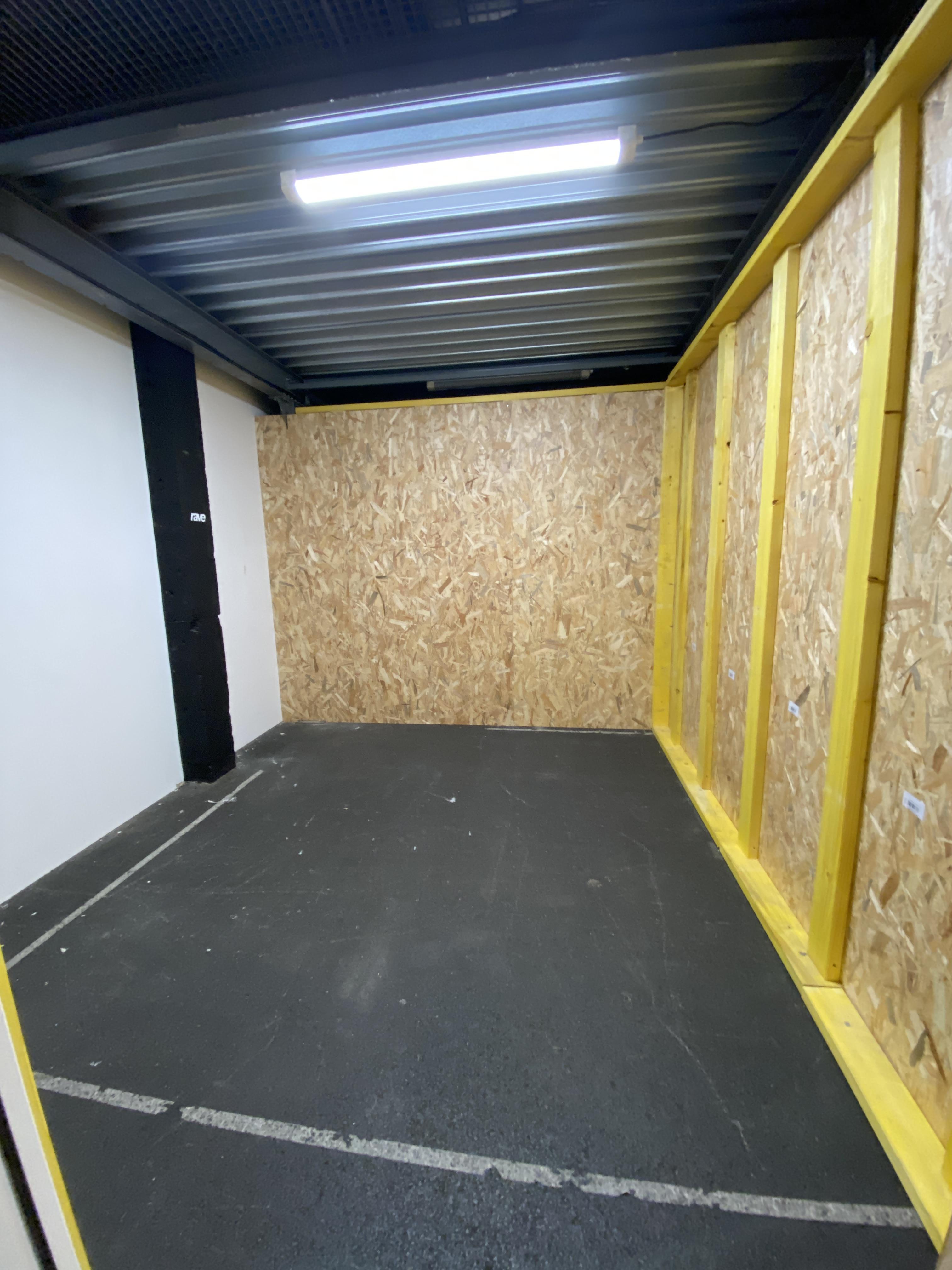 Box de stockage privé/ fermé et sécurisé de