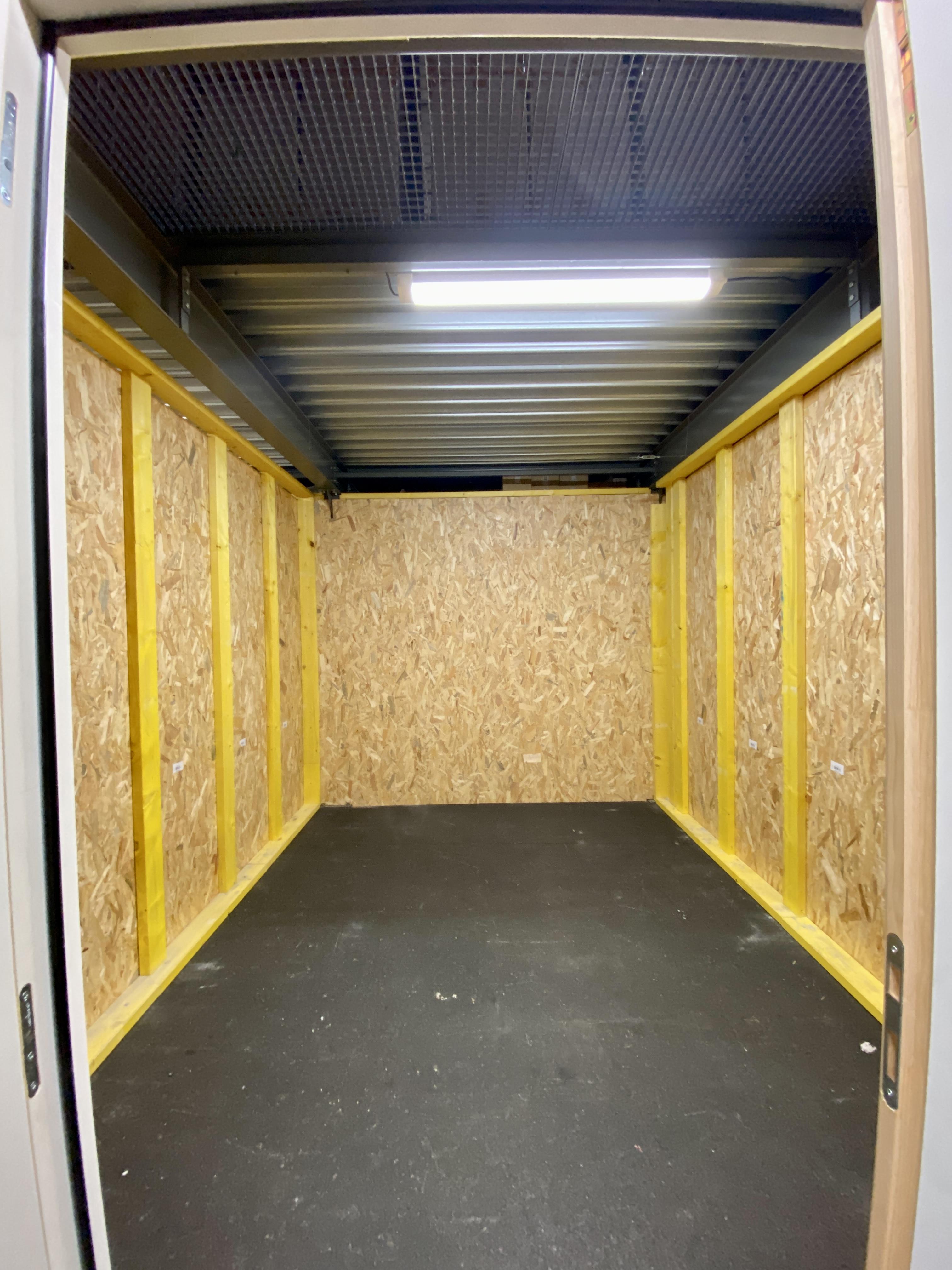 Box de stockage privé/ fermé et sécurisé de