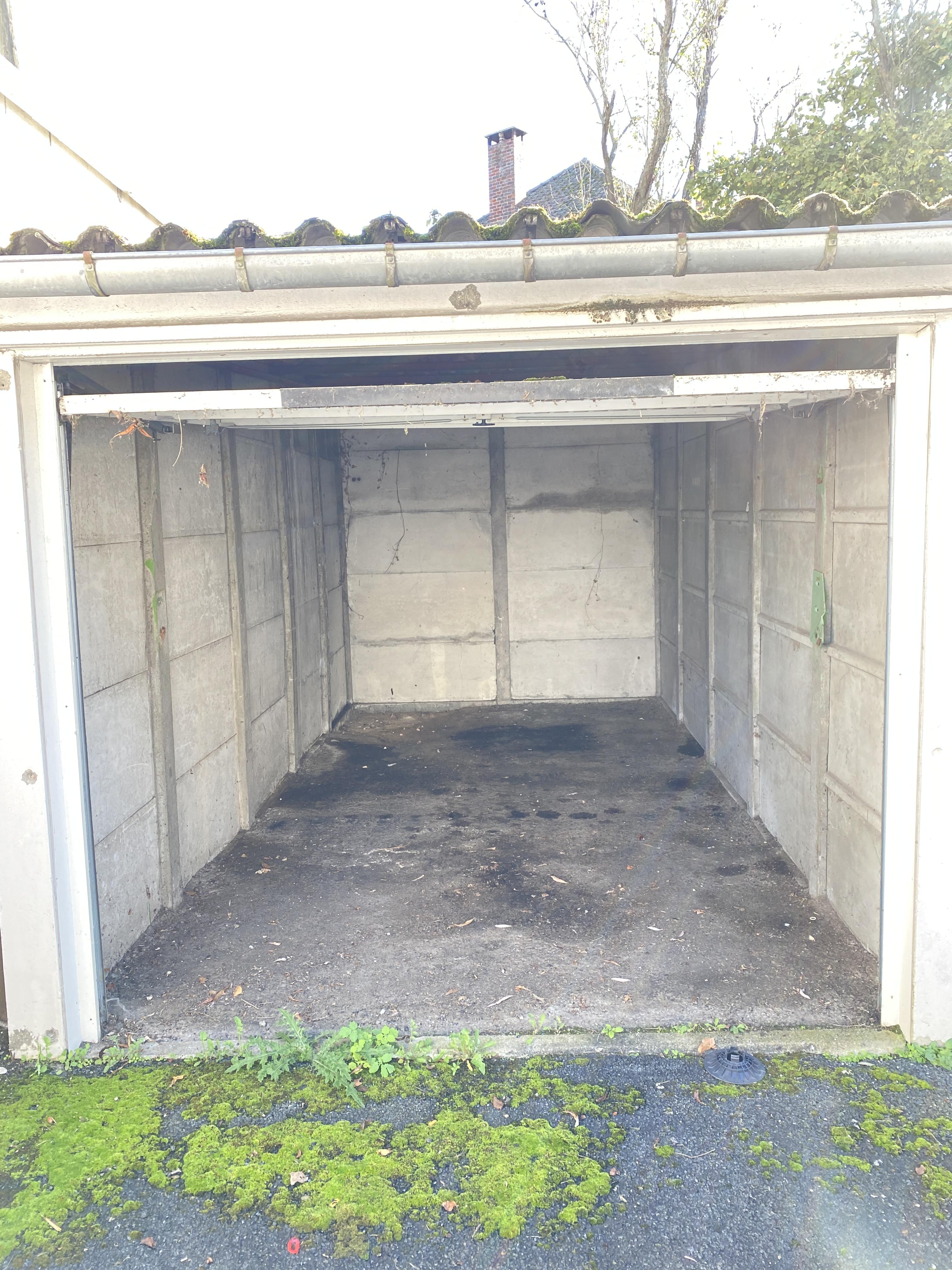 Garage/ Box 14m² à Grand-Couronne