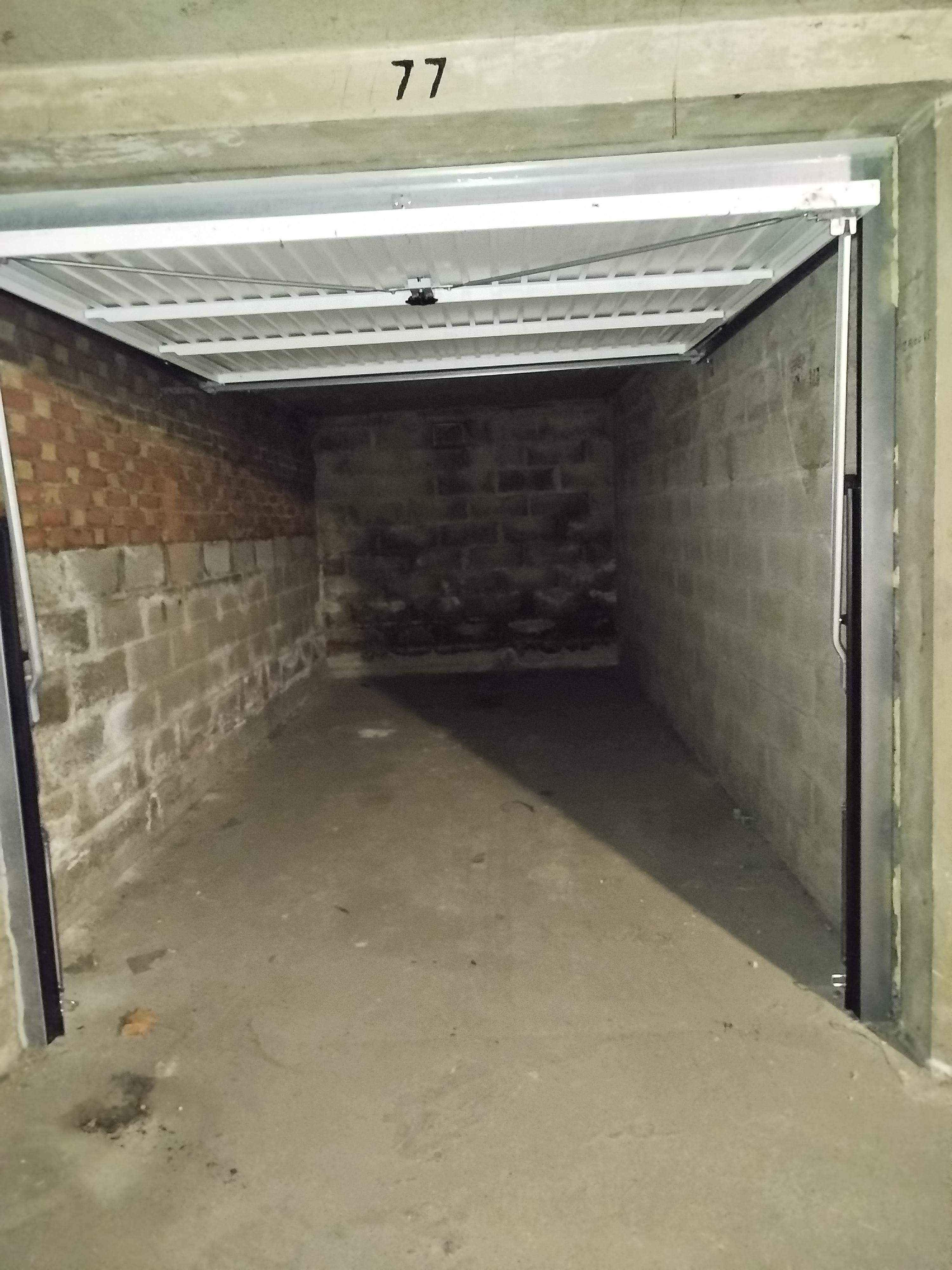 Garage de 13m² à louer à Dunkerque