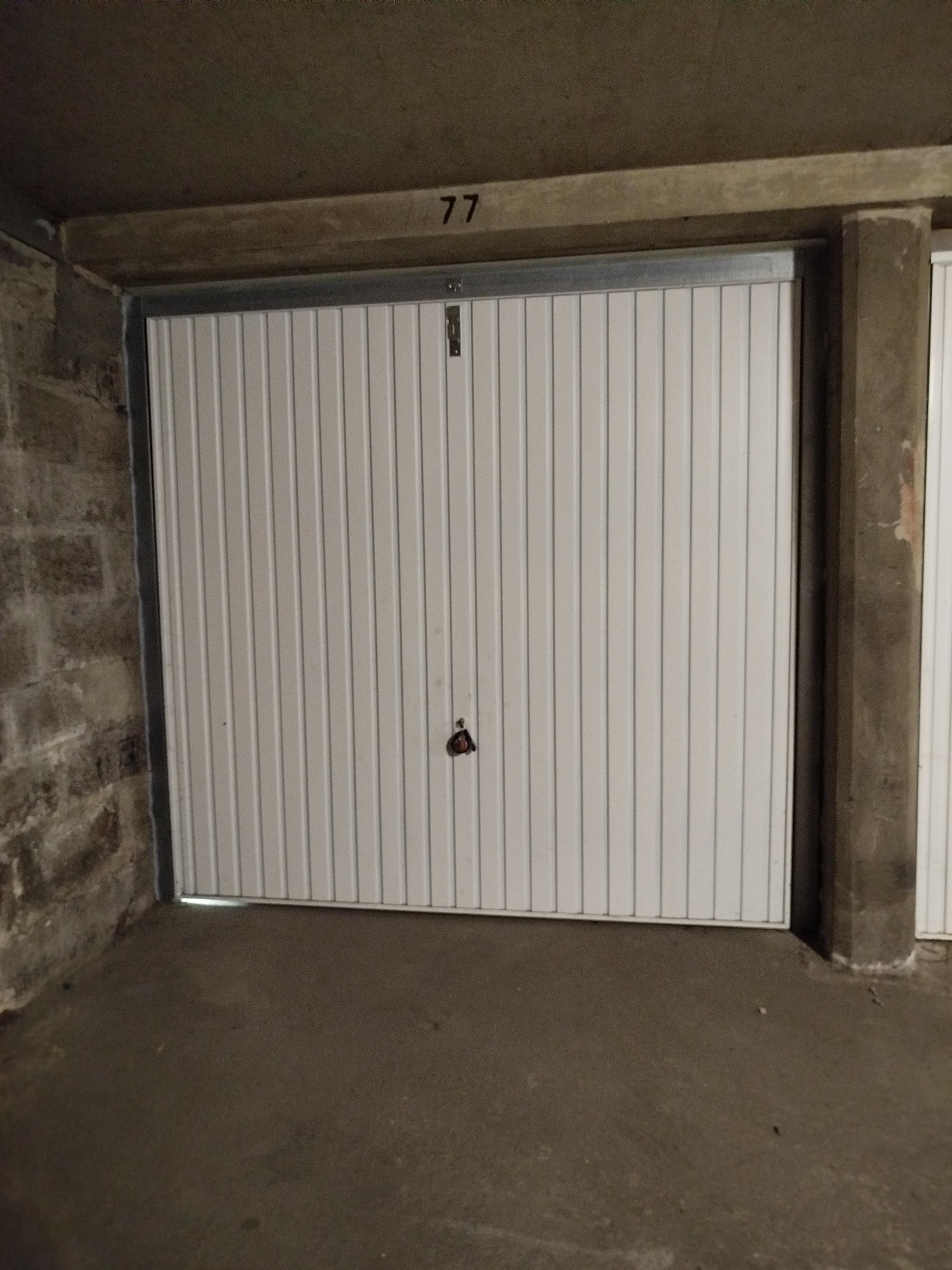 Garage de 13m² à louer à Dunkerque