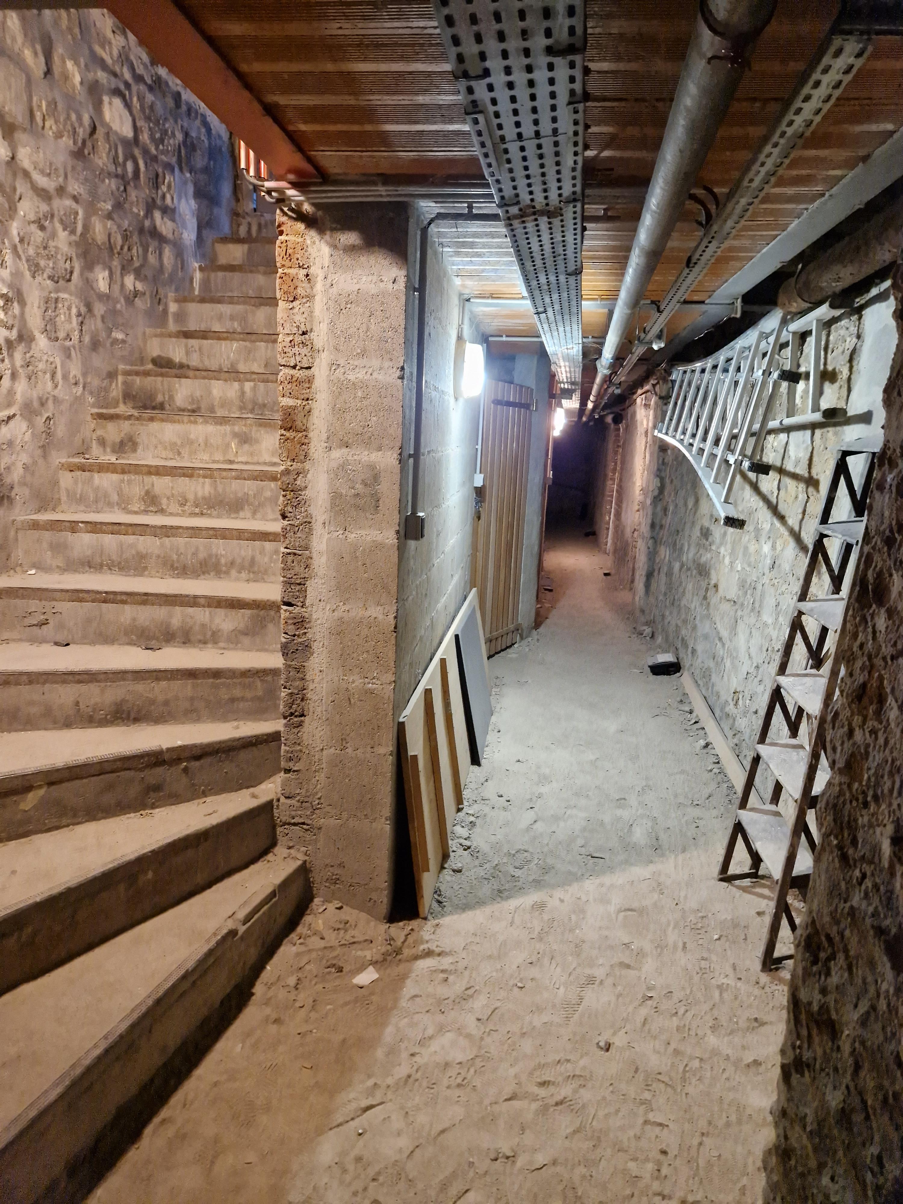 Location Cave 2m² Paris 18ème Simplon