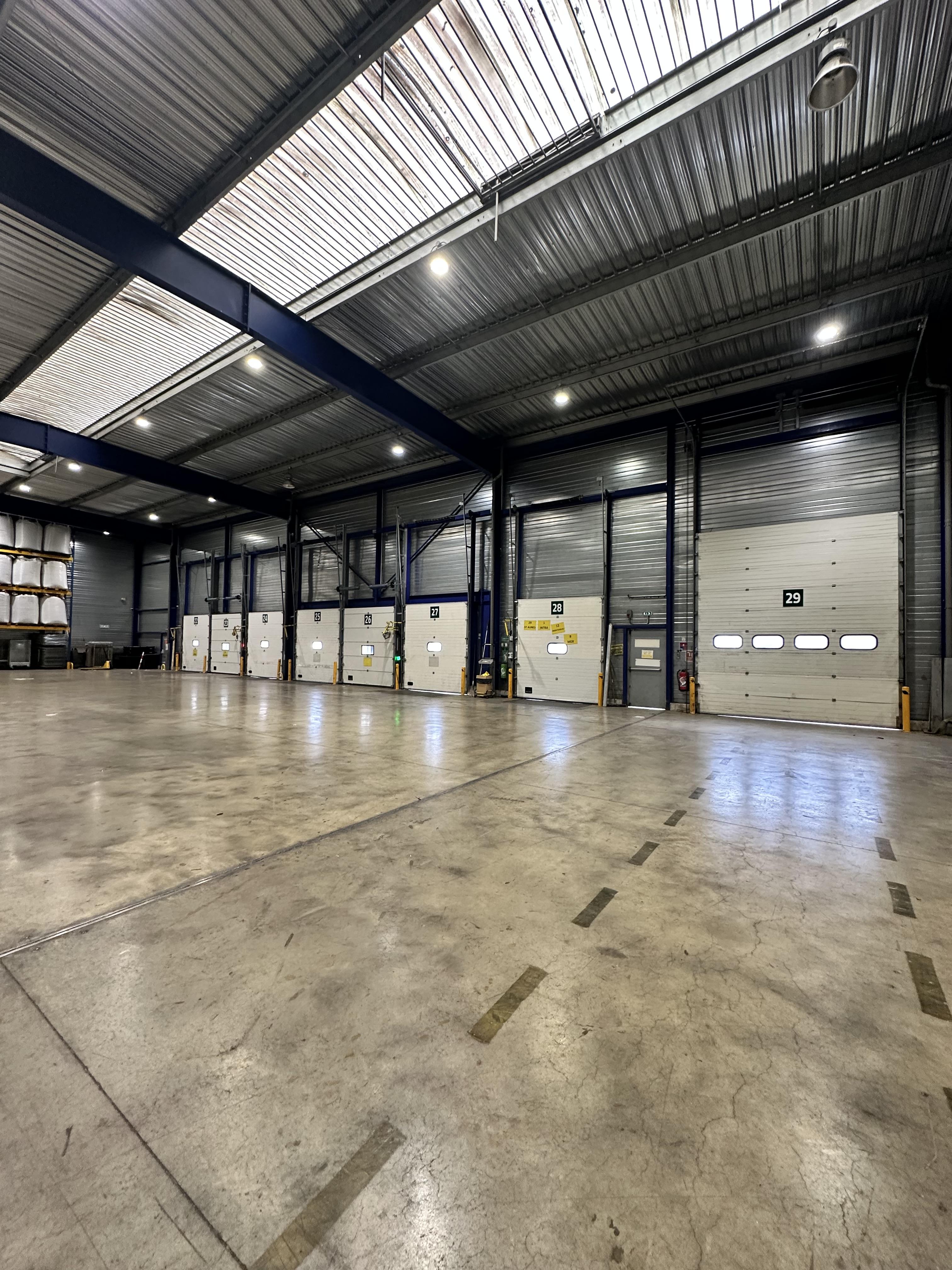 Location entrepot messagerie / cross dock / stockage