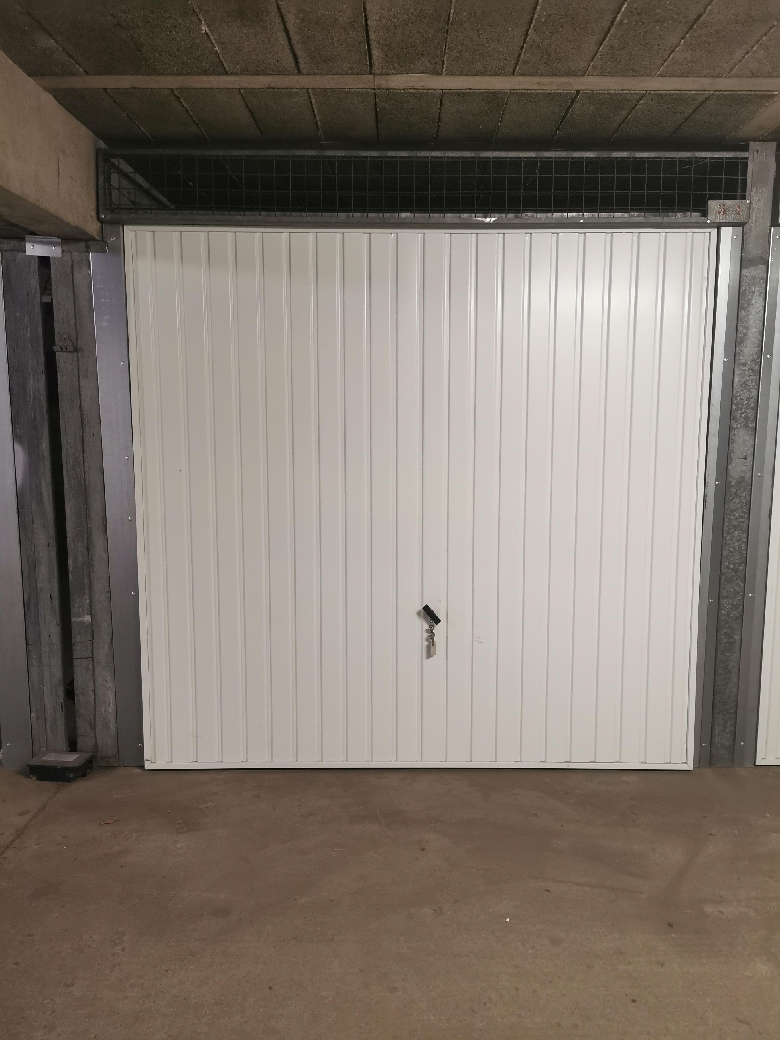 Garage fermé et sécurisé