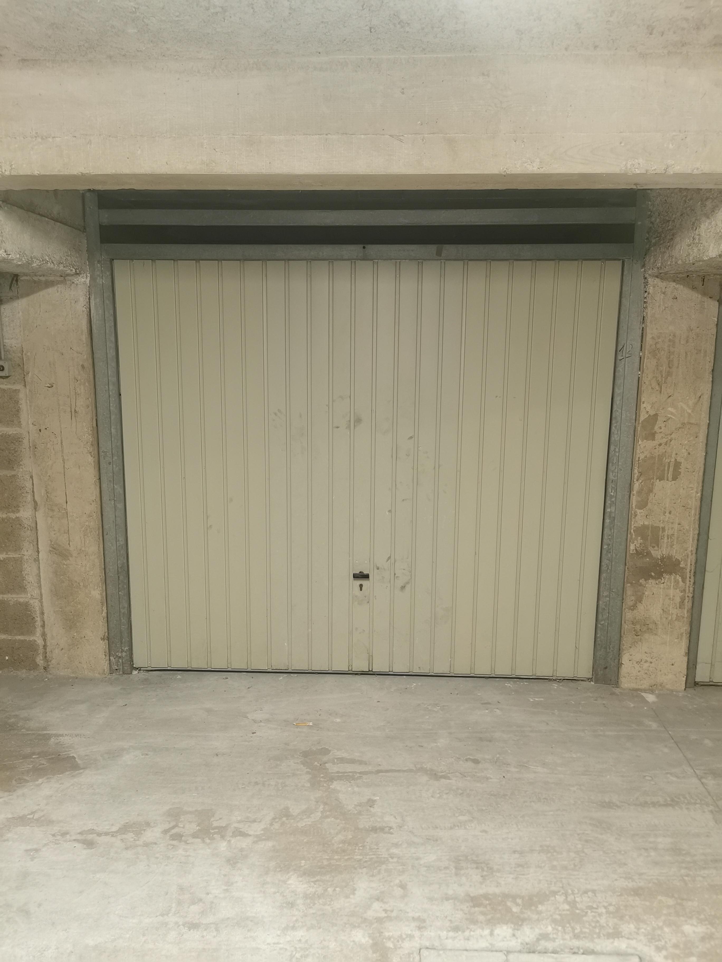 Garage fermé et sécurisé