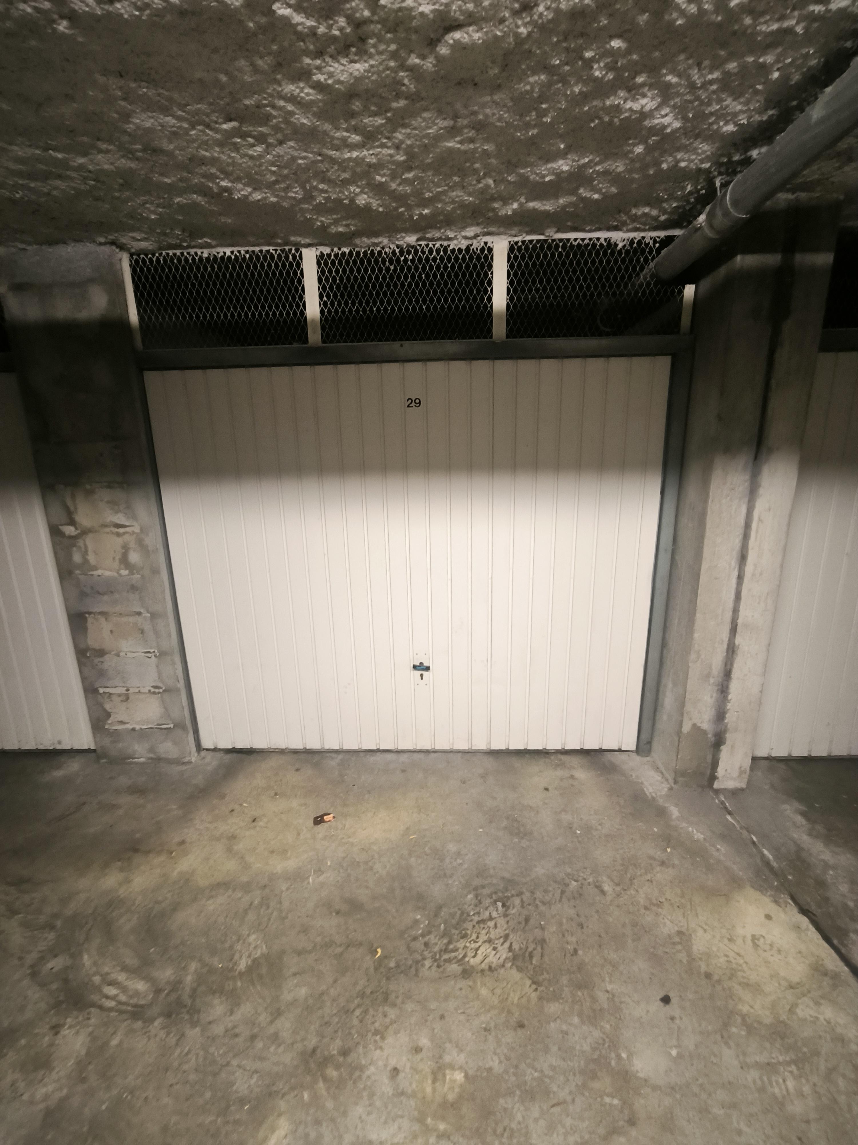Garage sécurisé à Pau