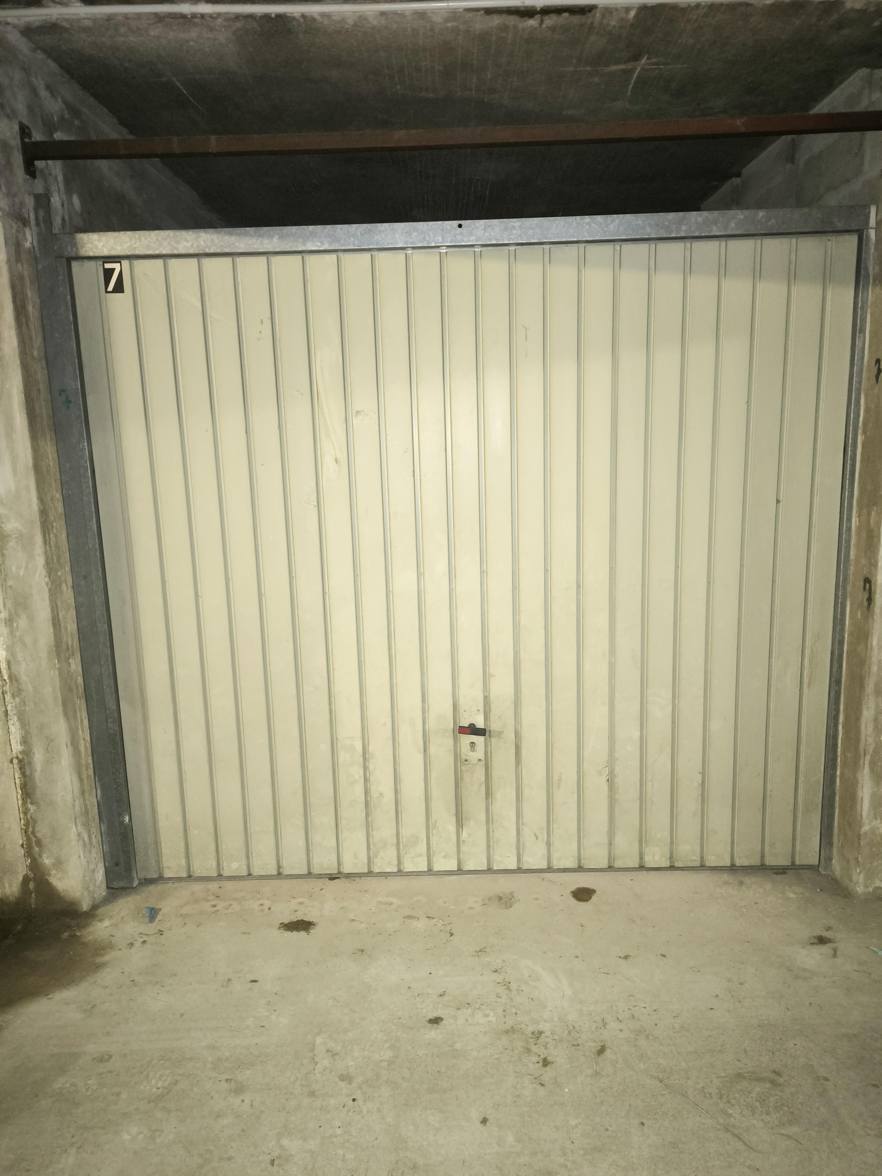 Garage sécurisé à Pau