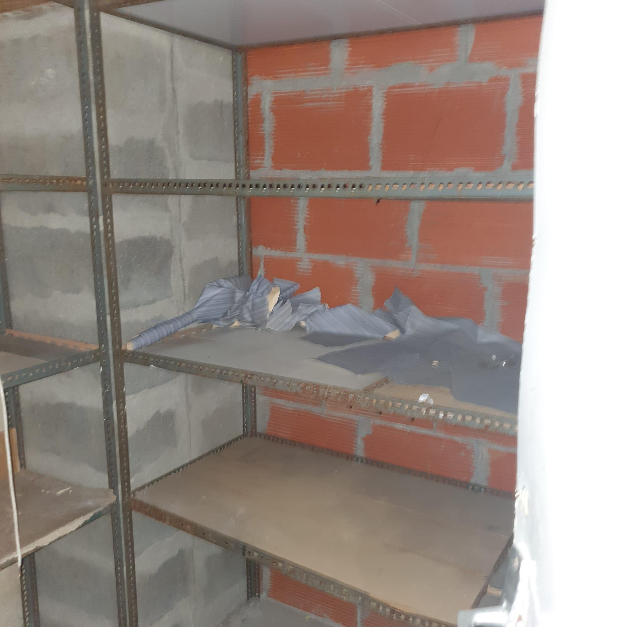 Cave 10m² en étage avec ascenseur