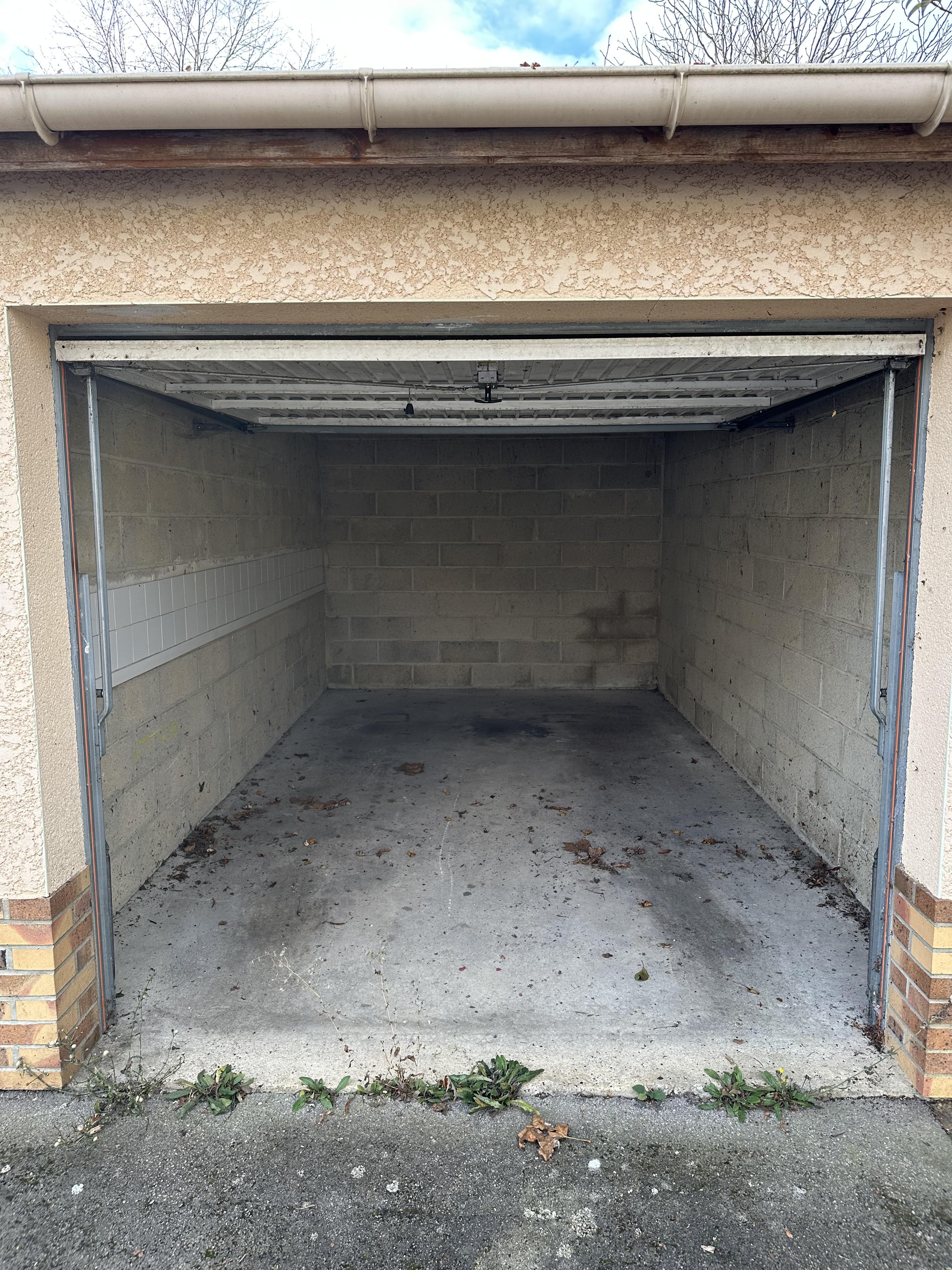 Garage/box fermé 13m²