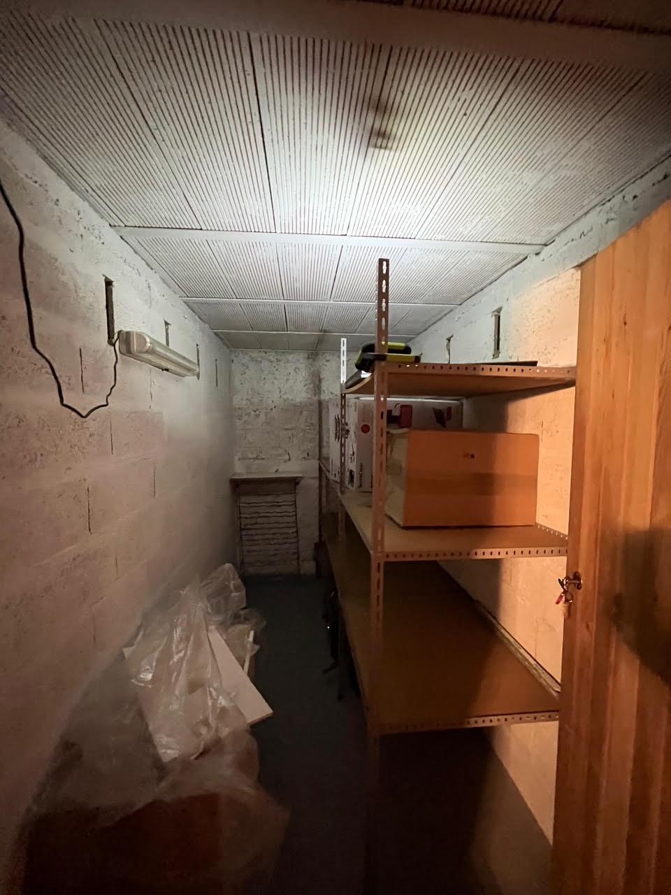 Cave saine sécurisée 6 m² – Paris 8