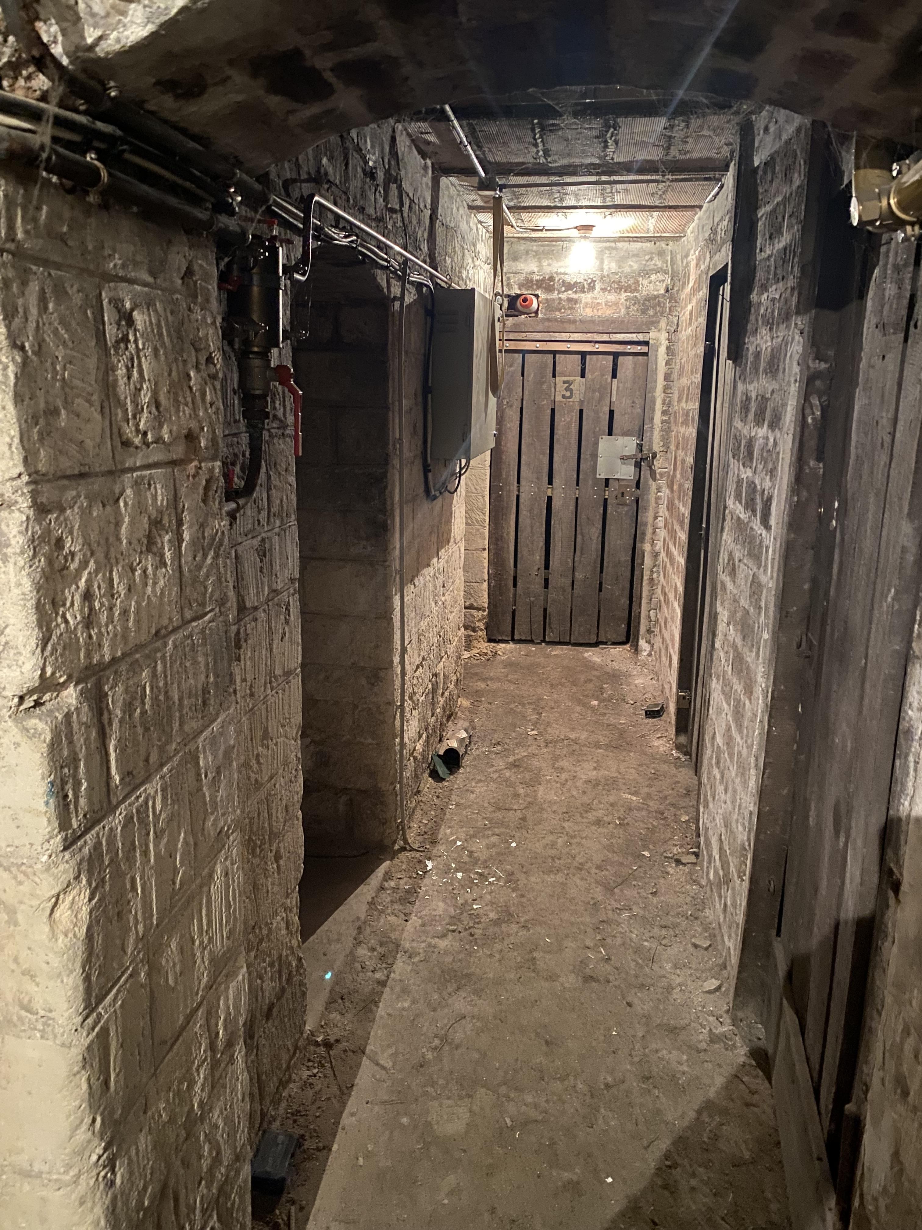 Cave saine et sécurisée de 8m carrés -