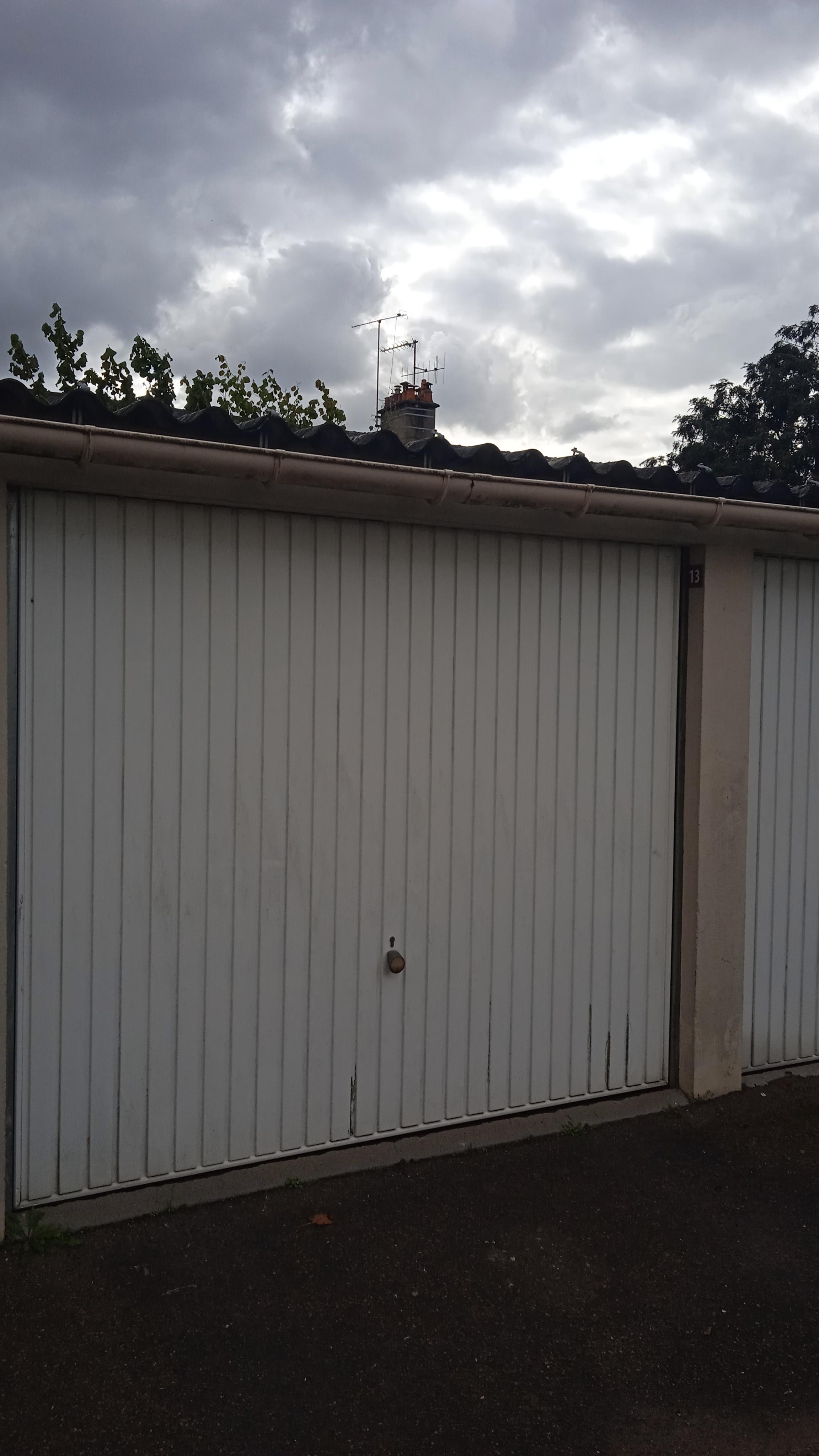 Location Box/Garage sécurisé 16,5m² au Mans - Idéal