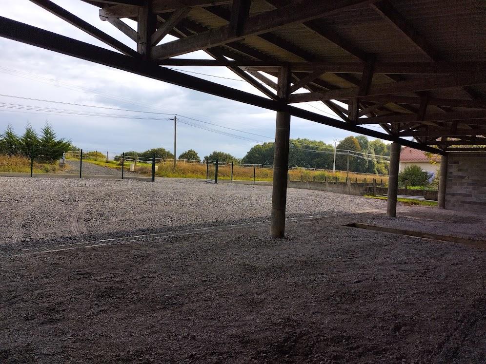 Emplacement pour stockage camping-cars ou caravanes