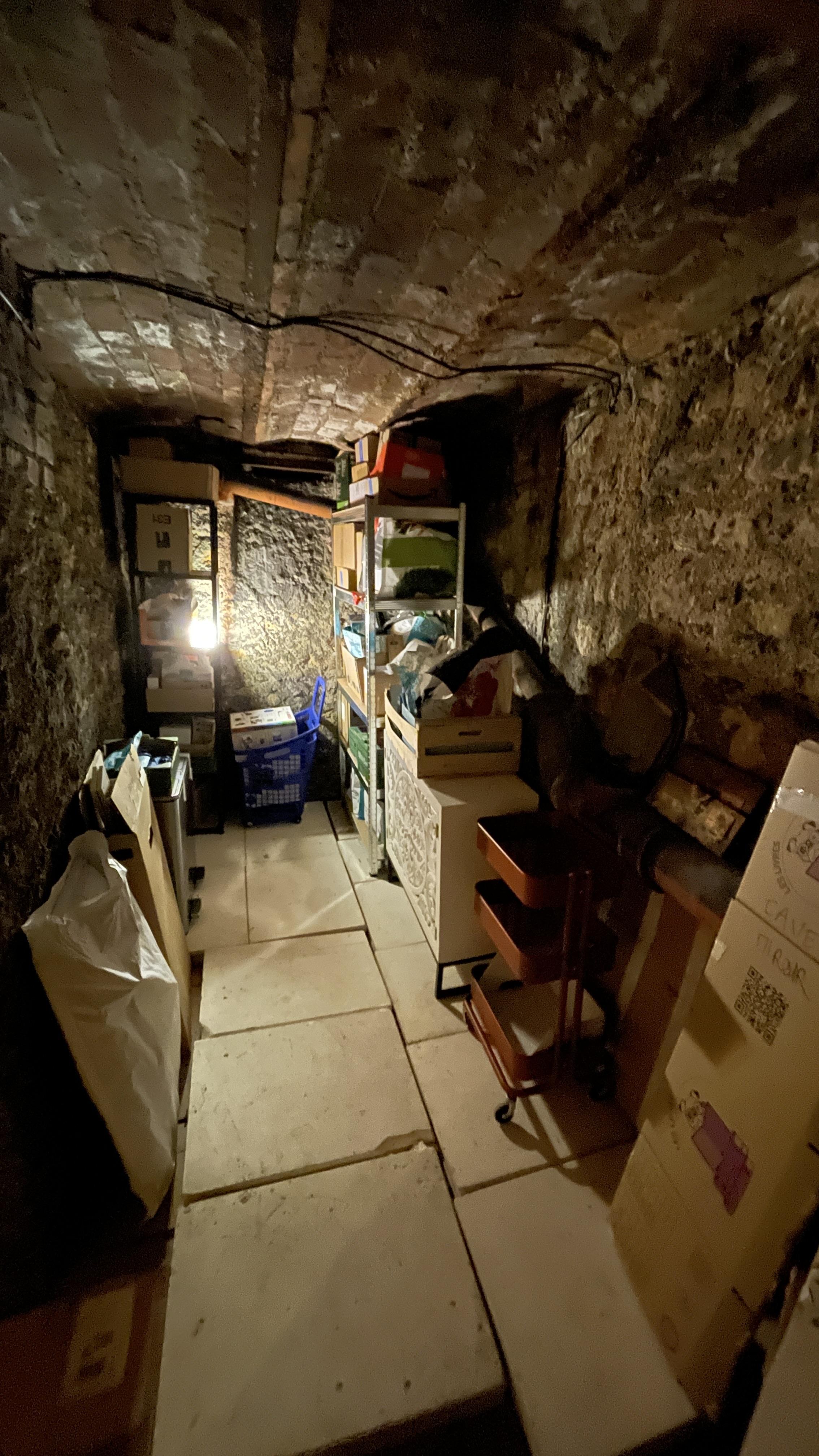 Cave pour stockage saine et sécurisée - 8m2