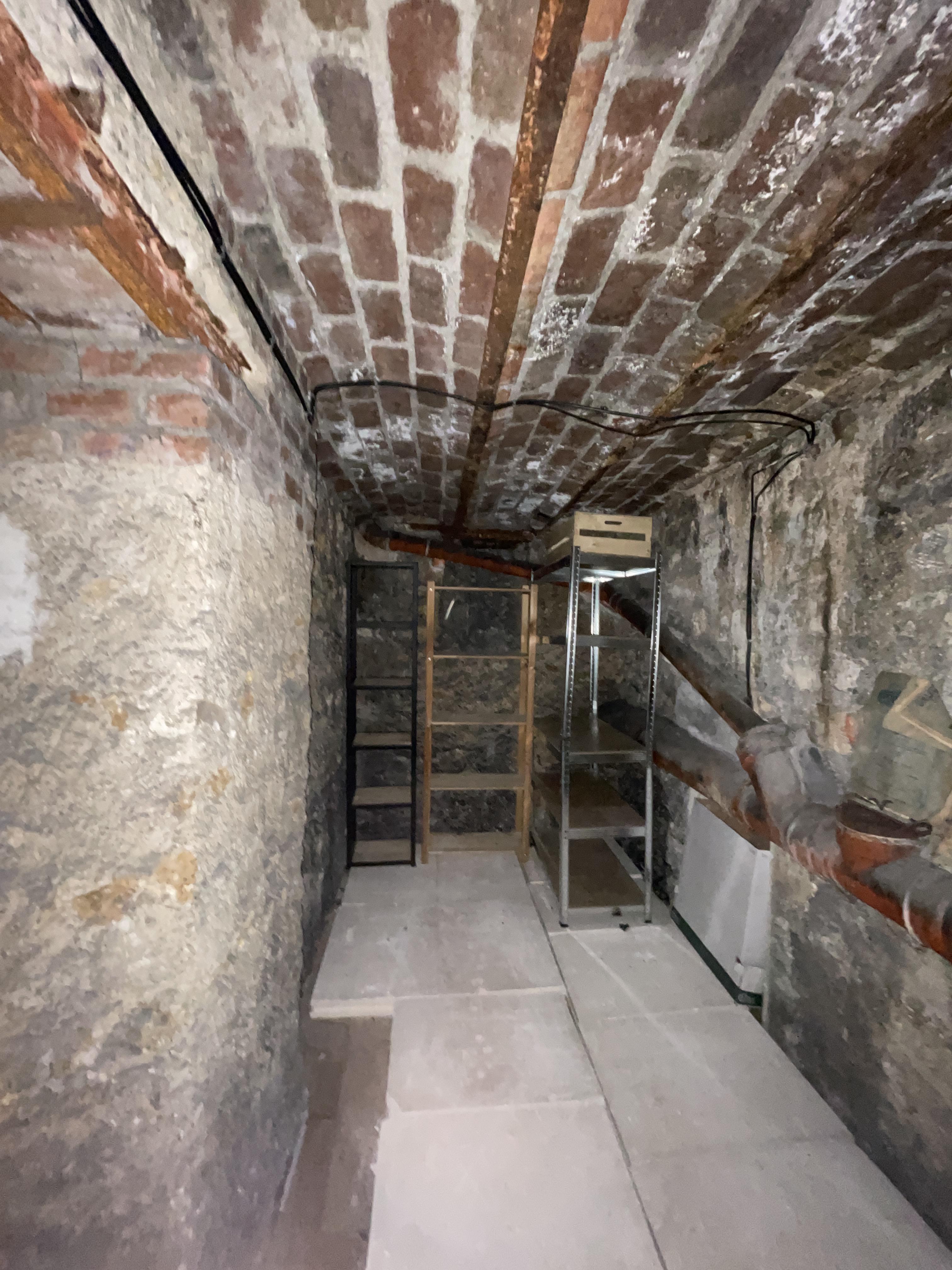Cave pour stockage saine et sécurisée - 8m2