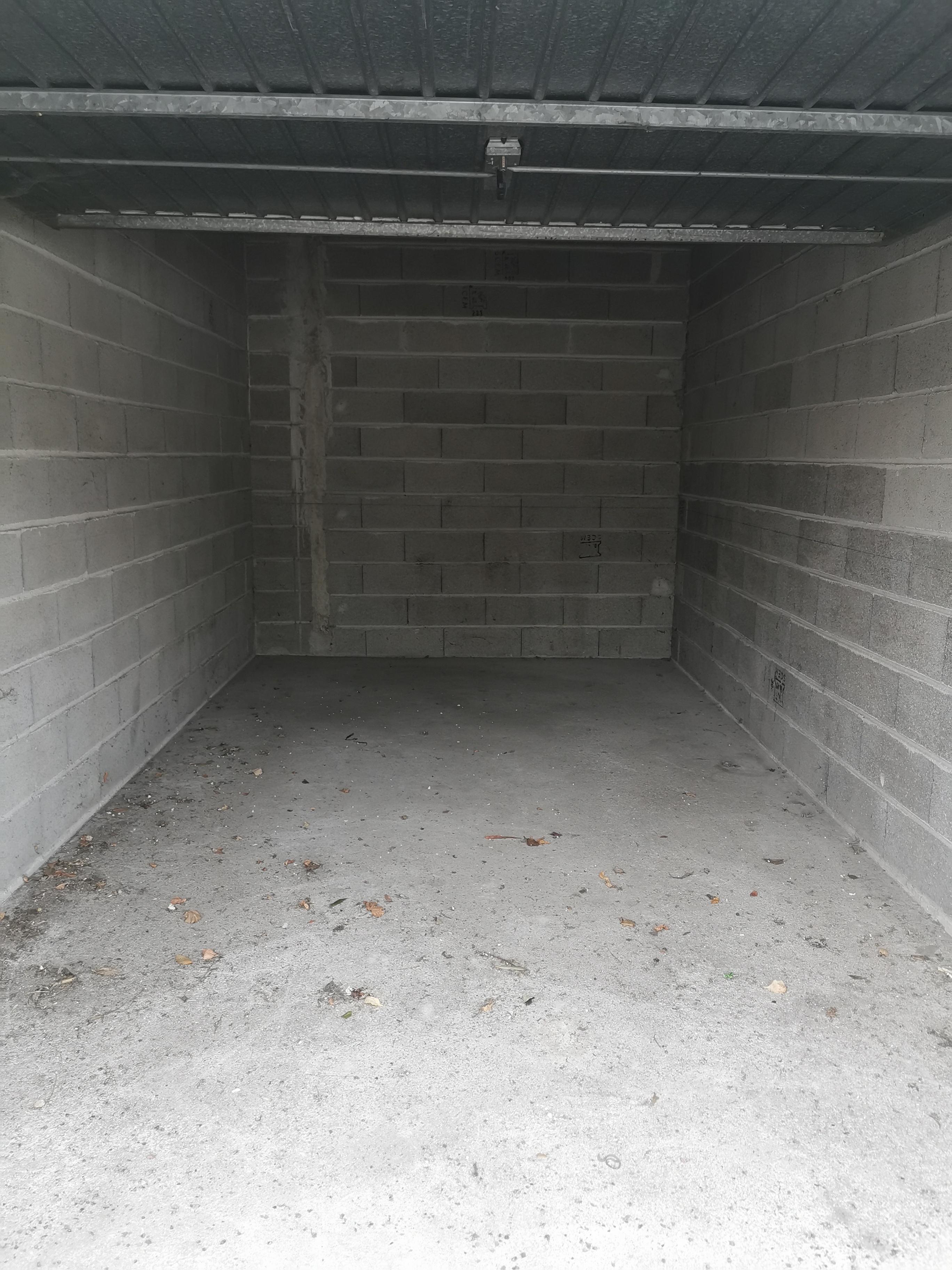 Garage/Box à Orléans stockage ou stationnement