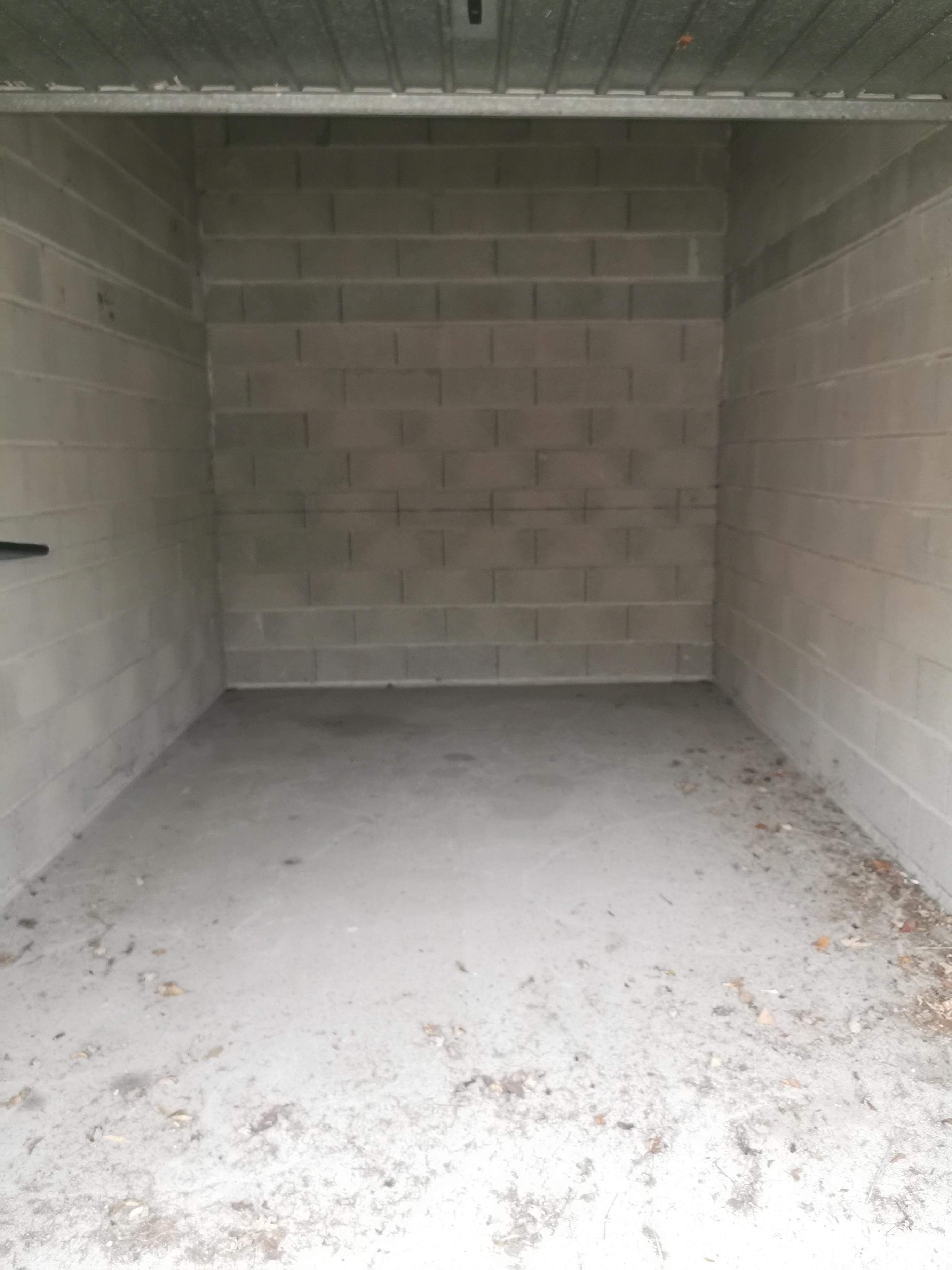 Garage/Box à Orléans stockage ou stationnement