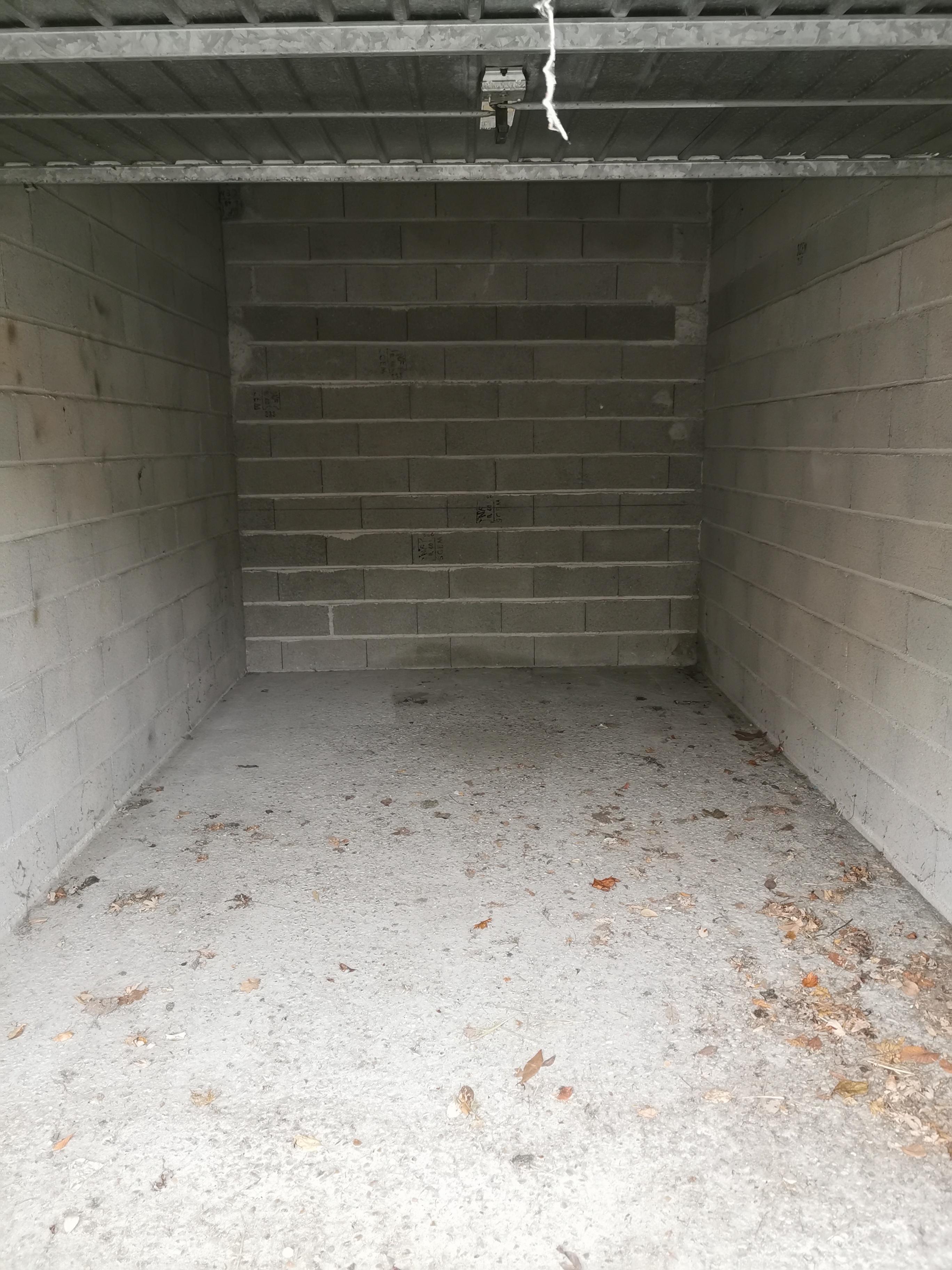 Garage/Box à Orléans stockage ou stationnement