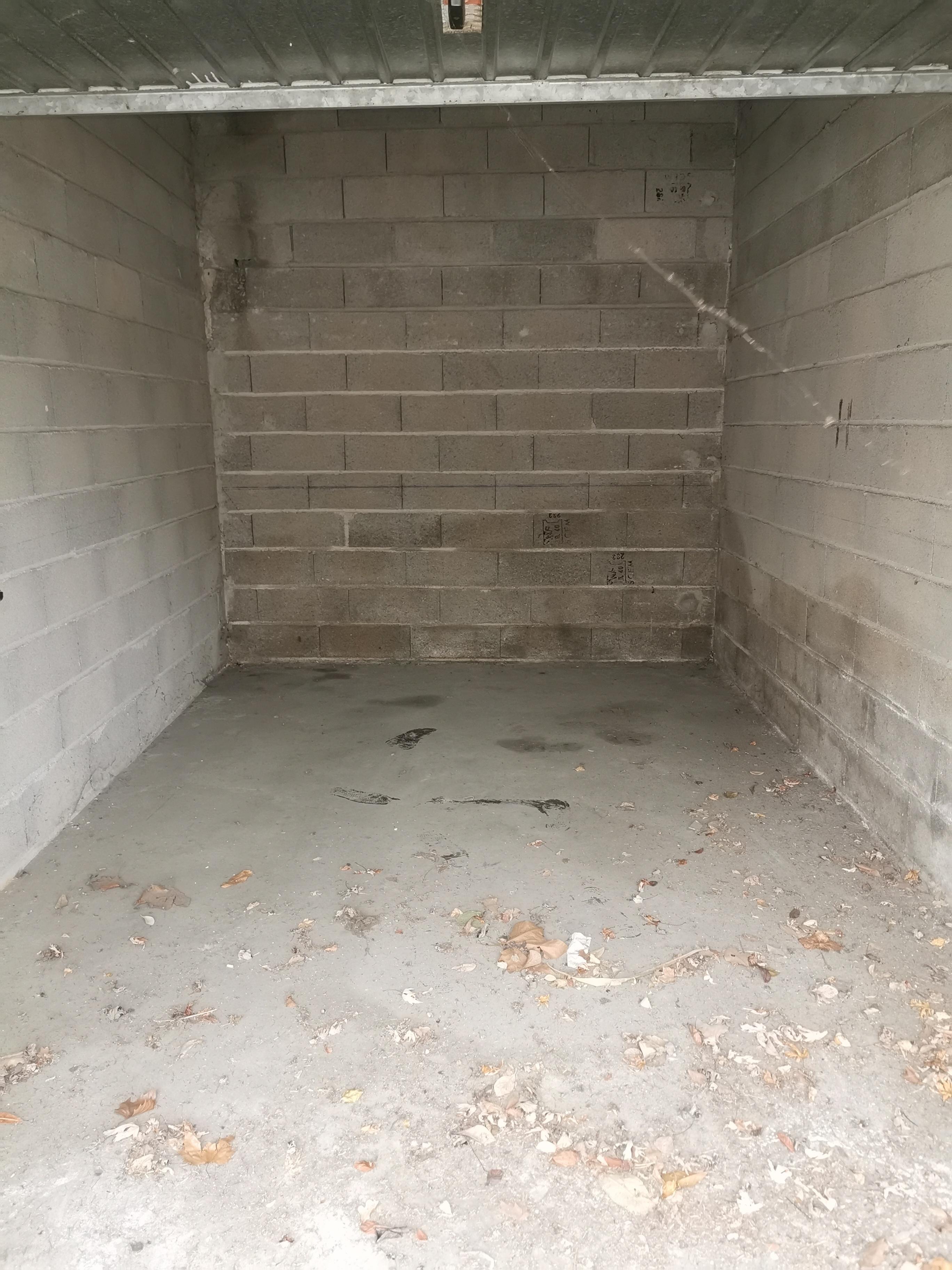 Garage/Box à Orléans stockage ou stationnement