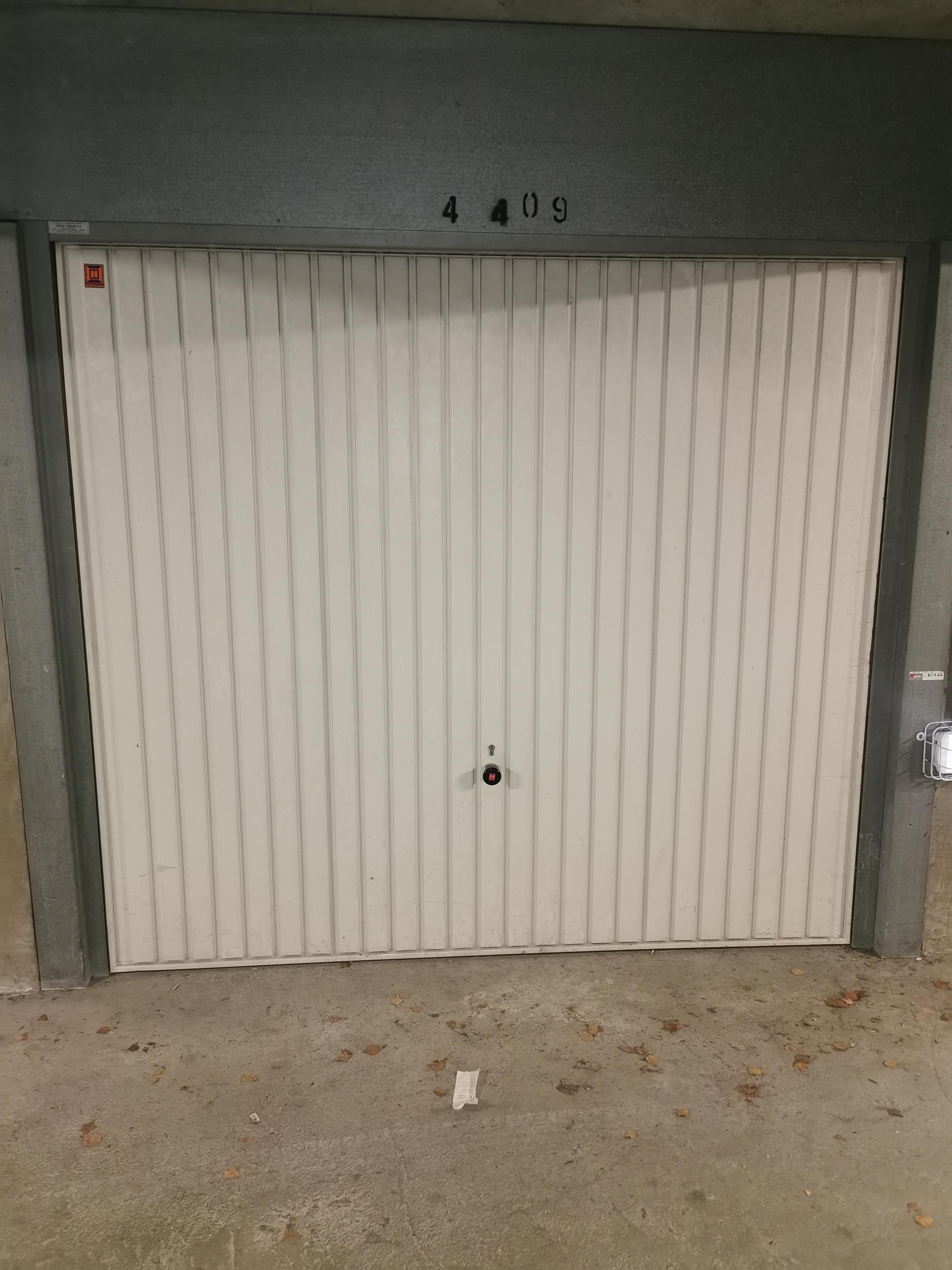 Garage/Box sécurisé à louer à Orléans