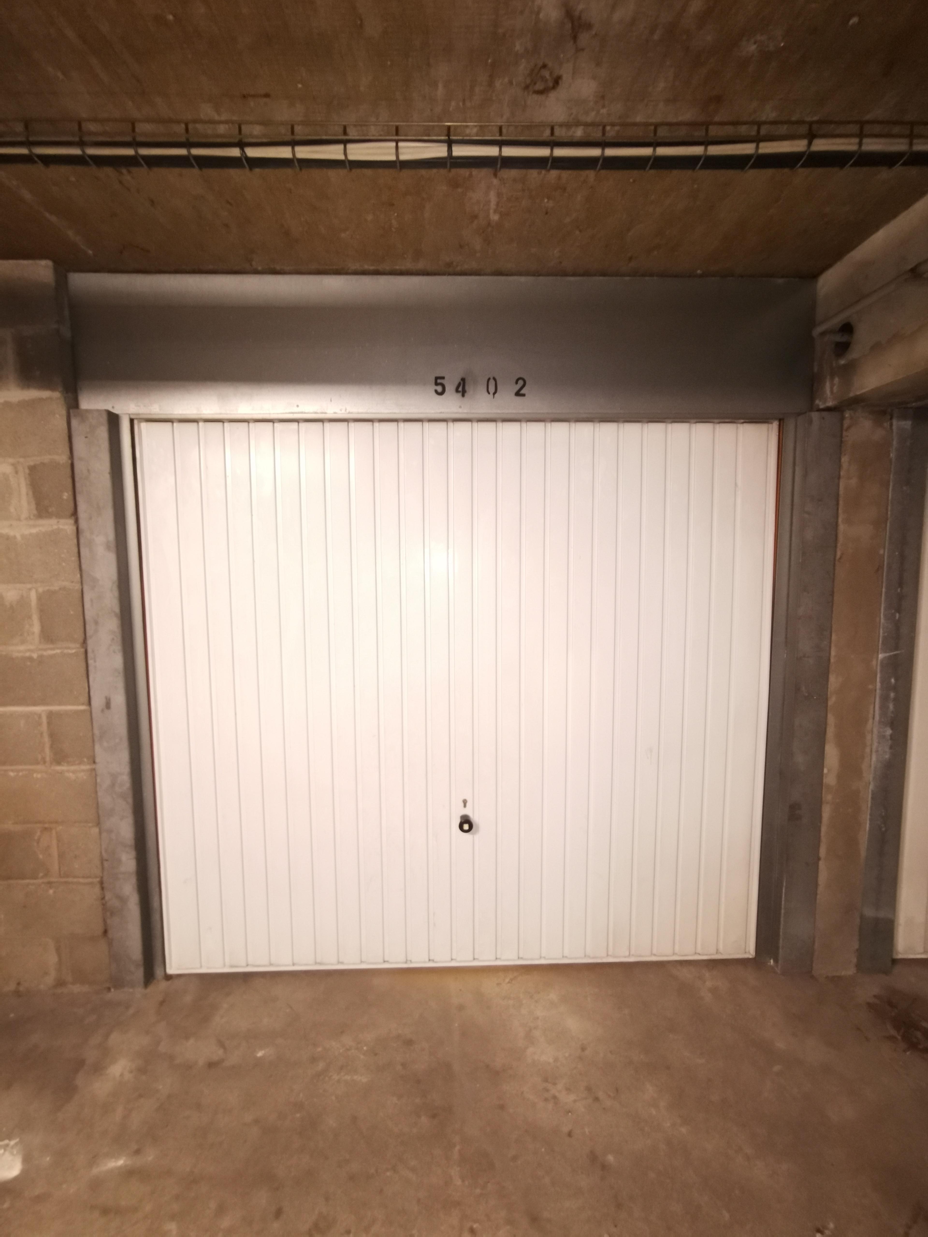 Garage/Box sécurisé à louer à Orléans