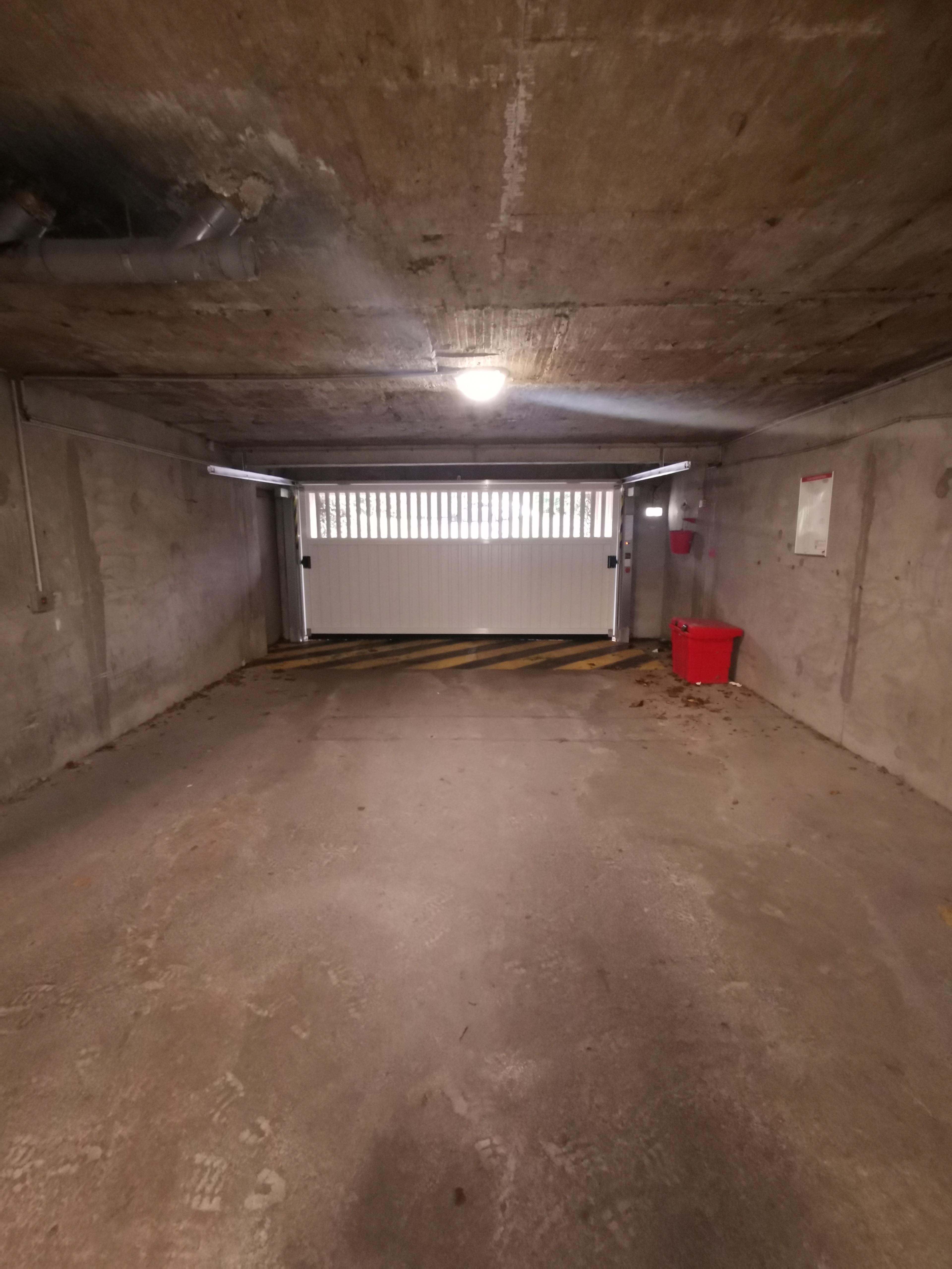 Garage/Box sécurisé à louer à Orléans